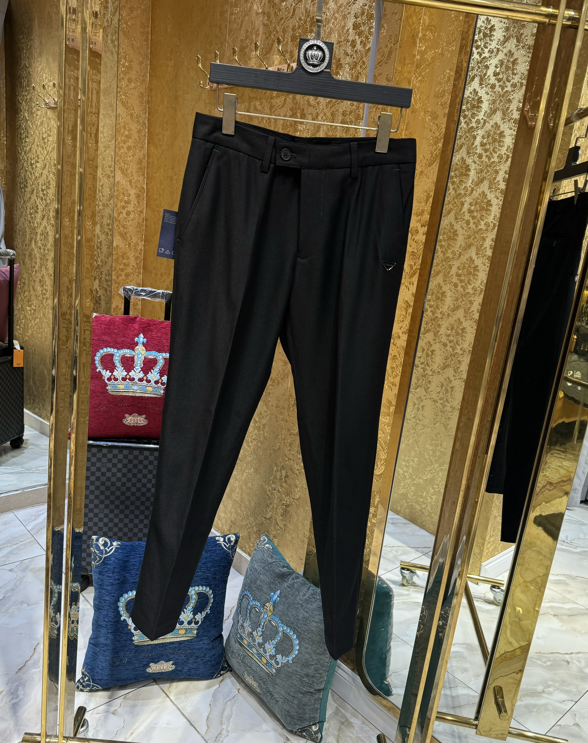 Quần Tây, Âu Prada P Đen logo tag tam giác đùi Like Auth on web CD