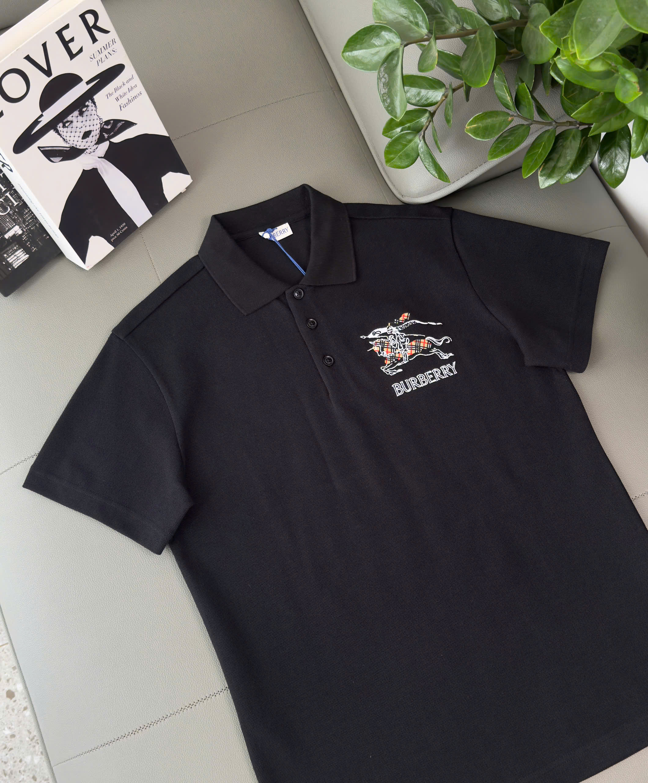 Áo polo Burberry BBR ngực thêu logo và họa tiết kỵ sỹ ngựa bay nét Like Auth S-XL DDT\Đen