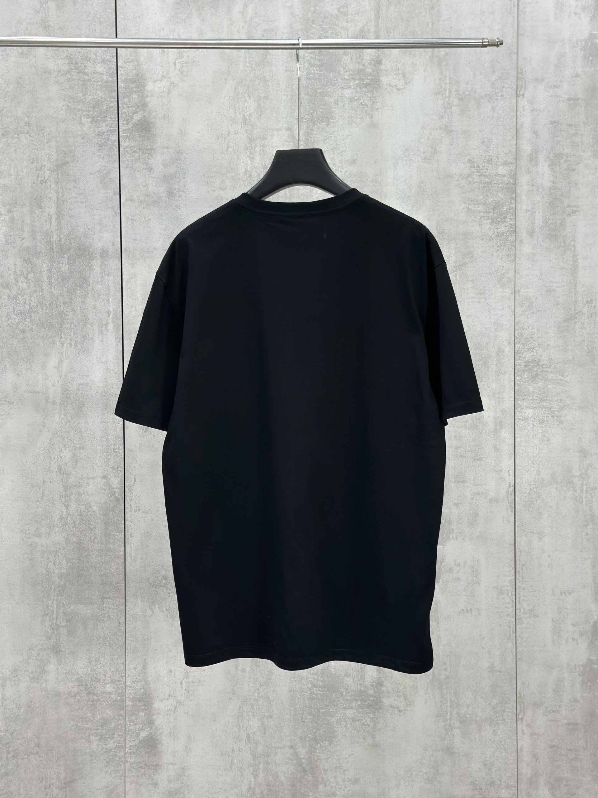Áo phông T shirt Loewe Đen túi ngực logo thêu chỉ Trắng Like Auth S-L VTN
