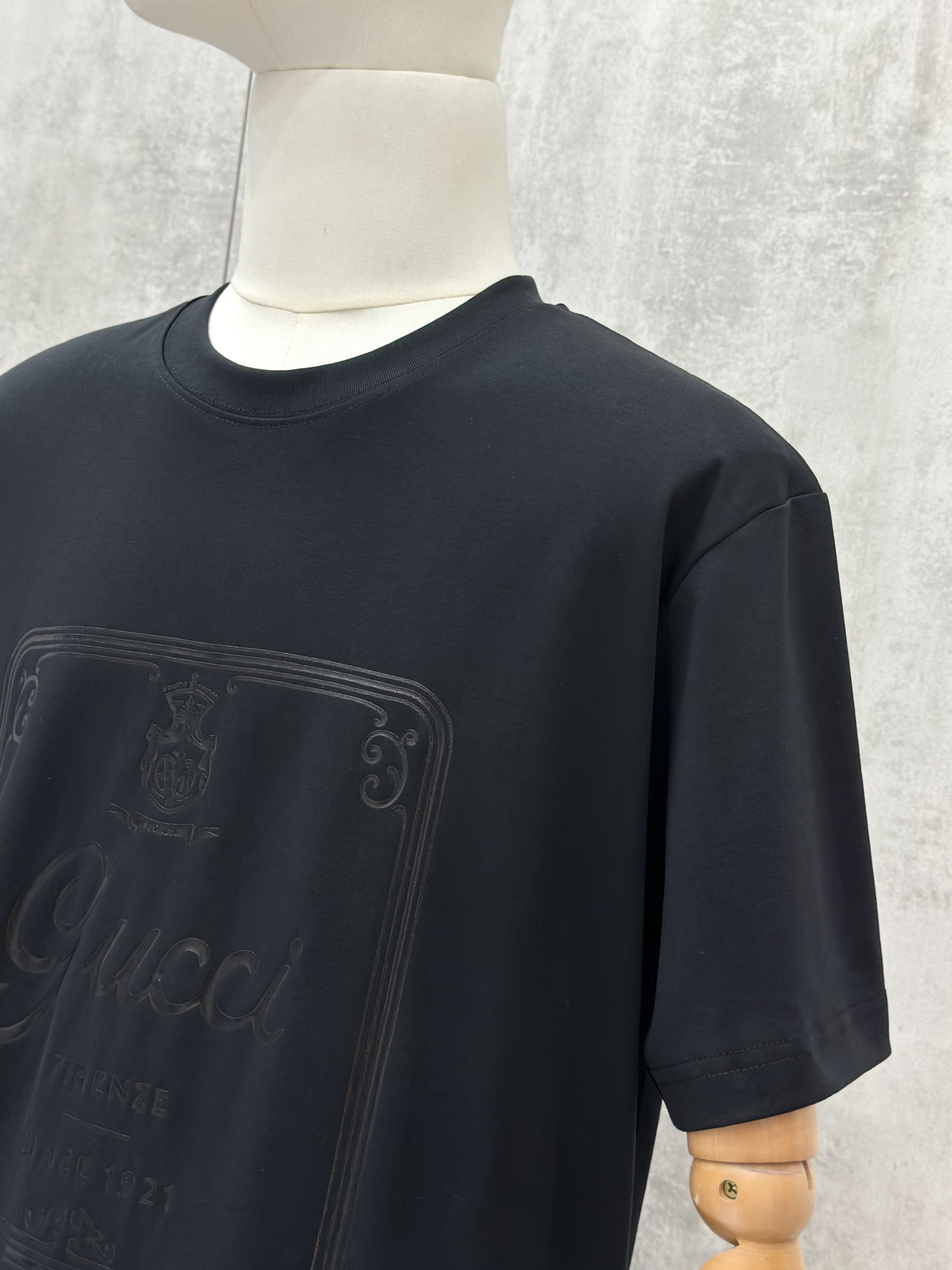 Áo phông T shirt Gucci GC Đen logo vuông bóng Like Auth XS-M VTN