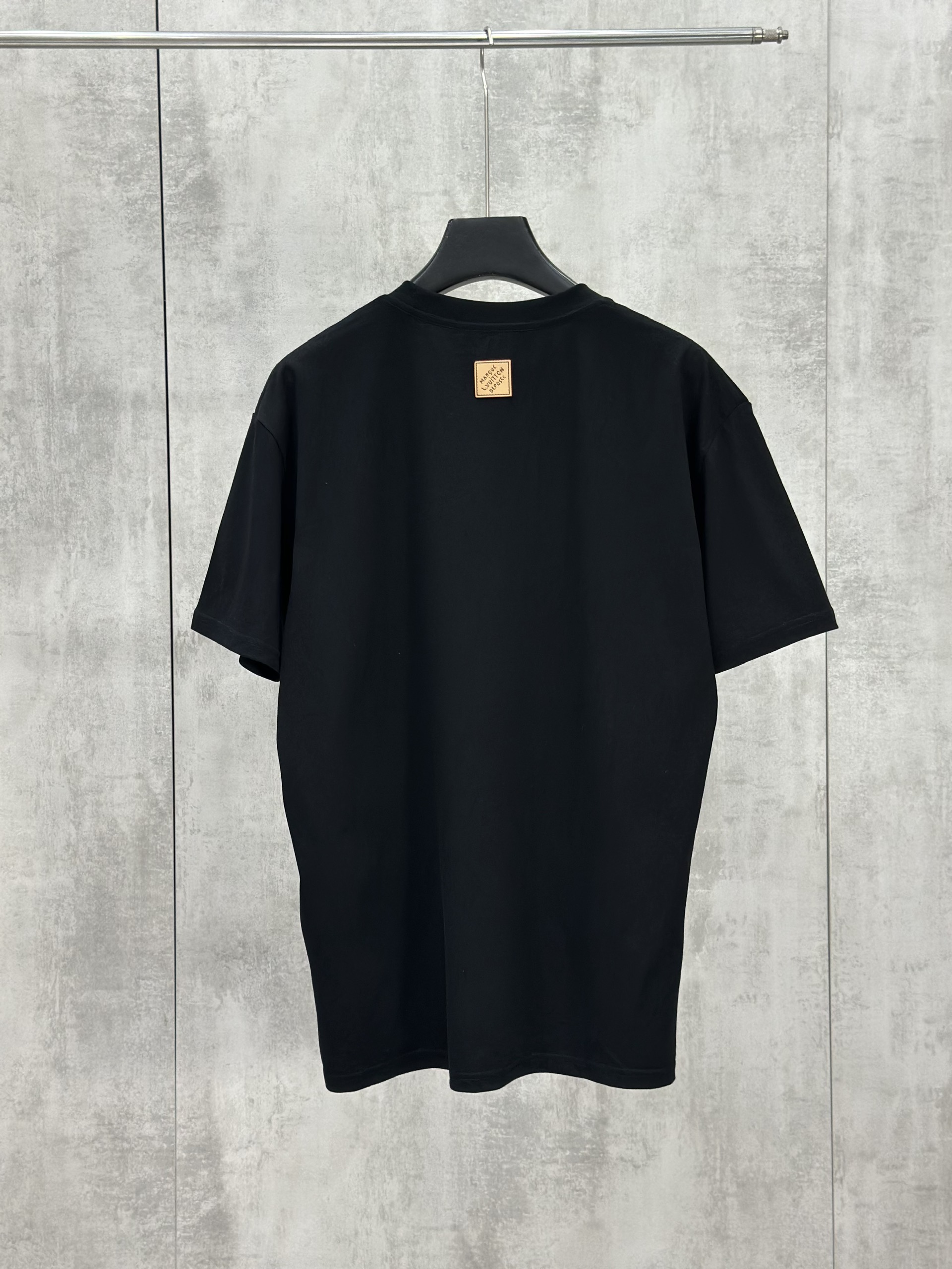 Áo phông T shirt Louis Vuittion LV Đen logo thêu vương miện ngực Like Auth S-M VTN