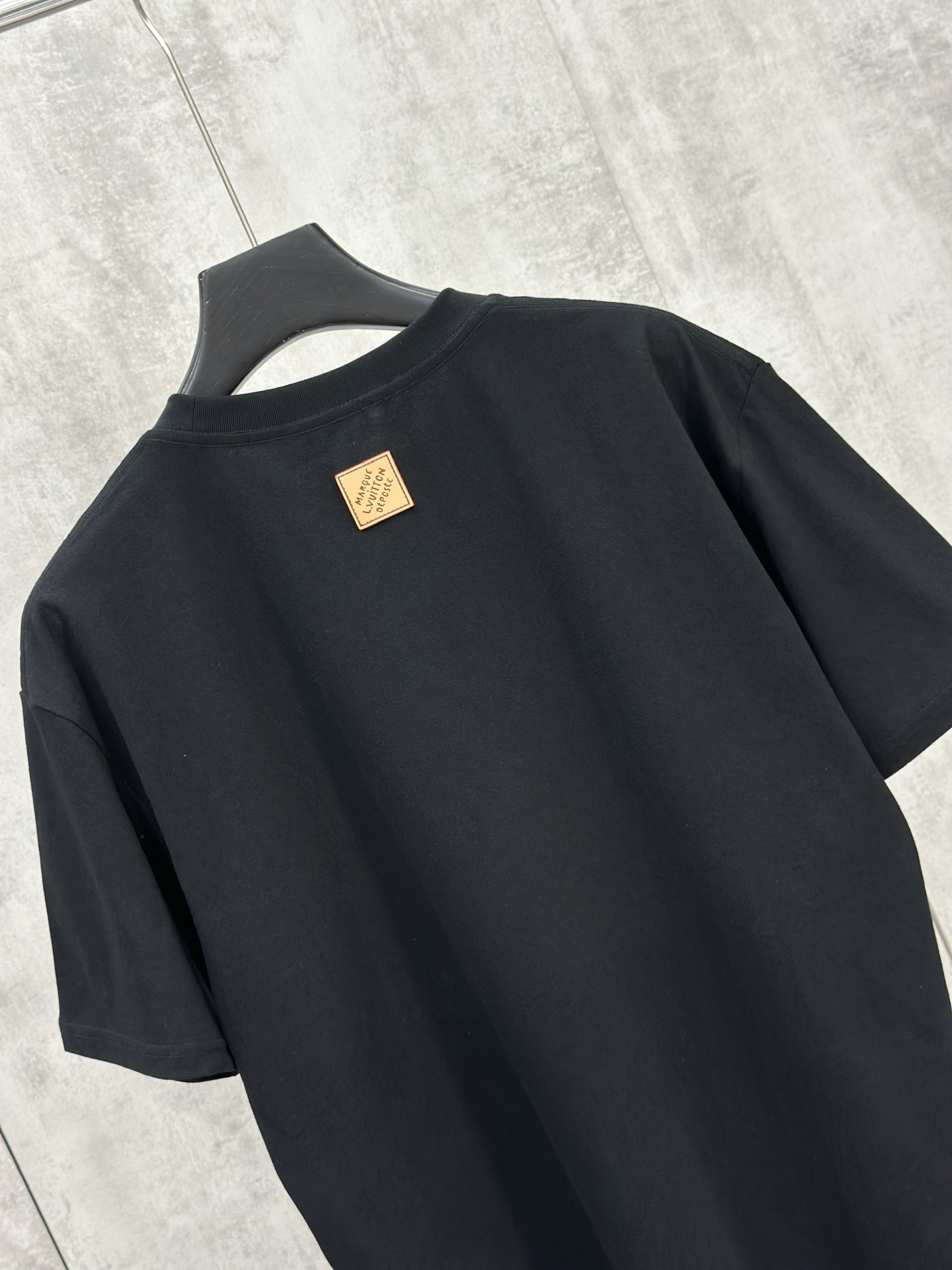 Áo phông T shirt Louis Vuittion LV Đen logo thêu vương miện ngực Like Auth S-M VTN