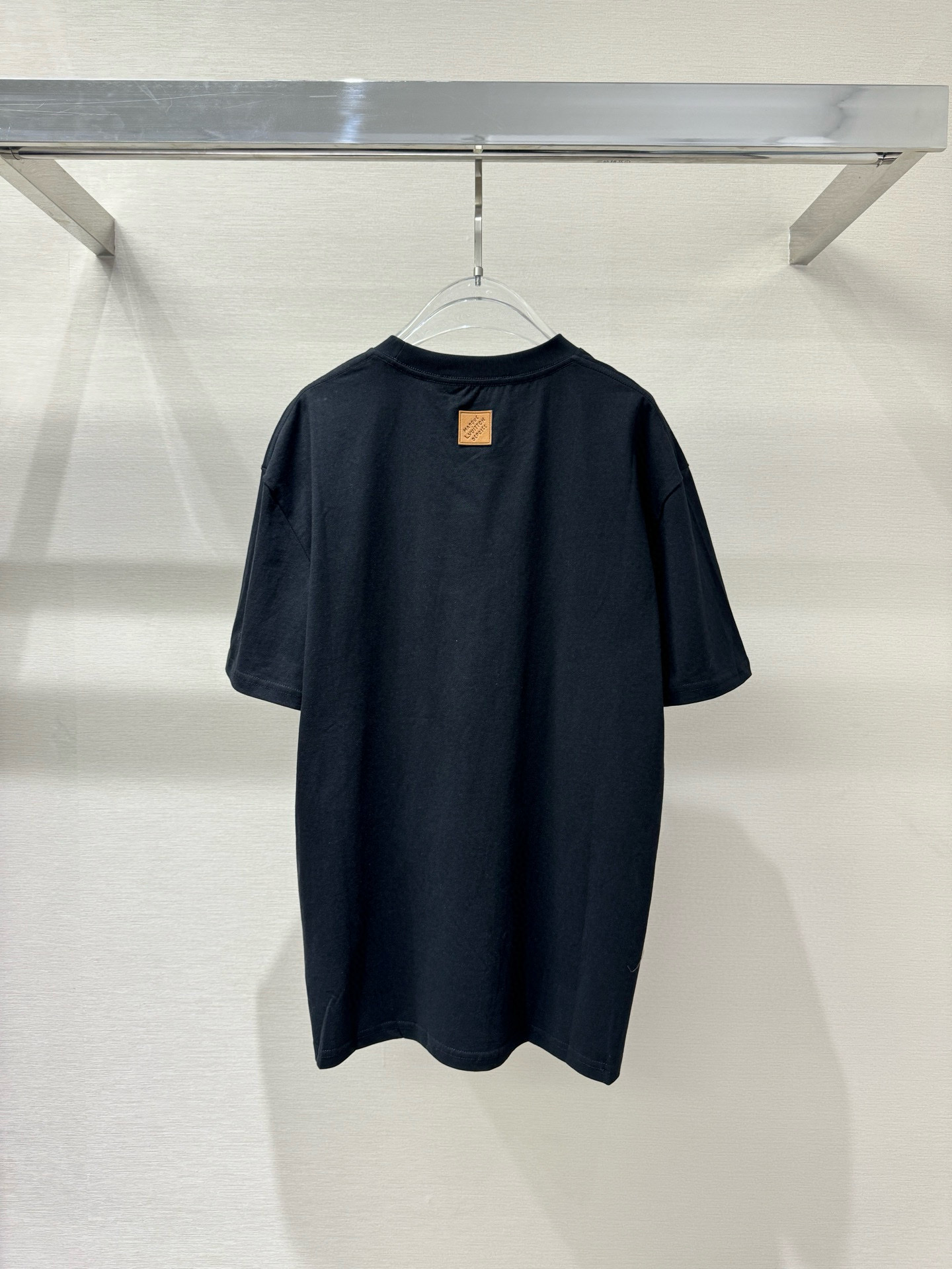 Áo phông T shirt Louis Vuittion LV Đen logo thêu vương miện ngực Like Auth S-M VTN