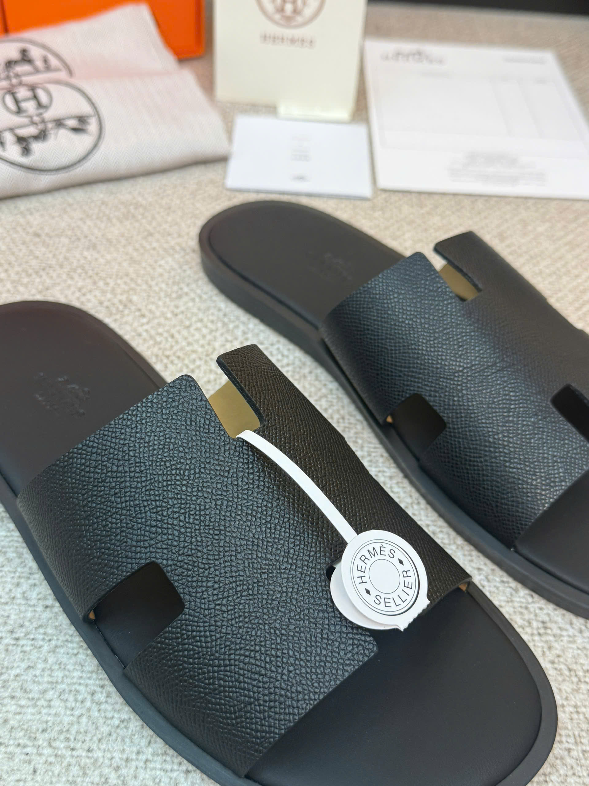 Dép lê Hermes HM Đen sần full Like Auth 1-1 on web 38-43 VTN