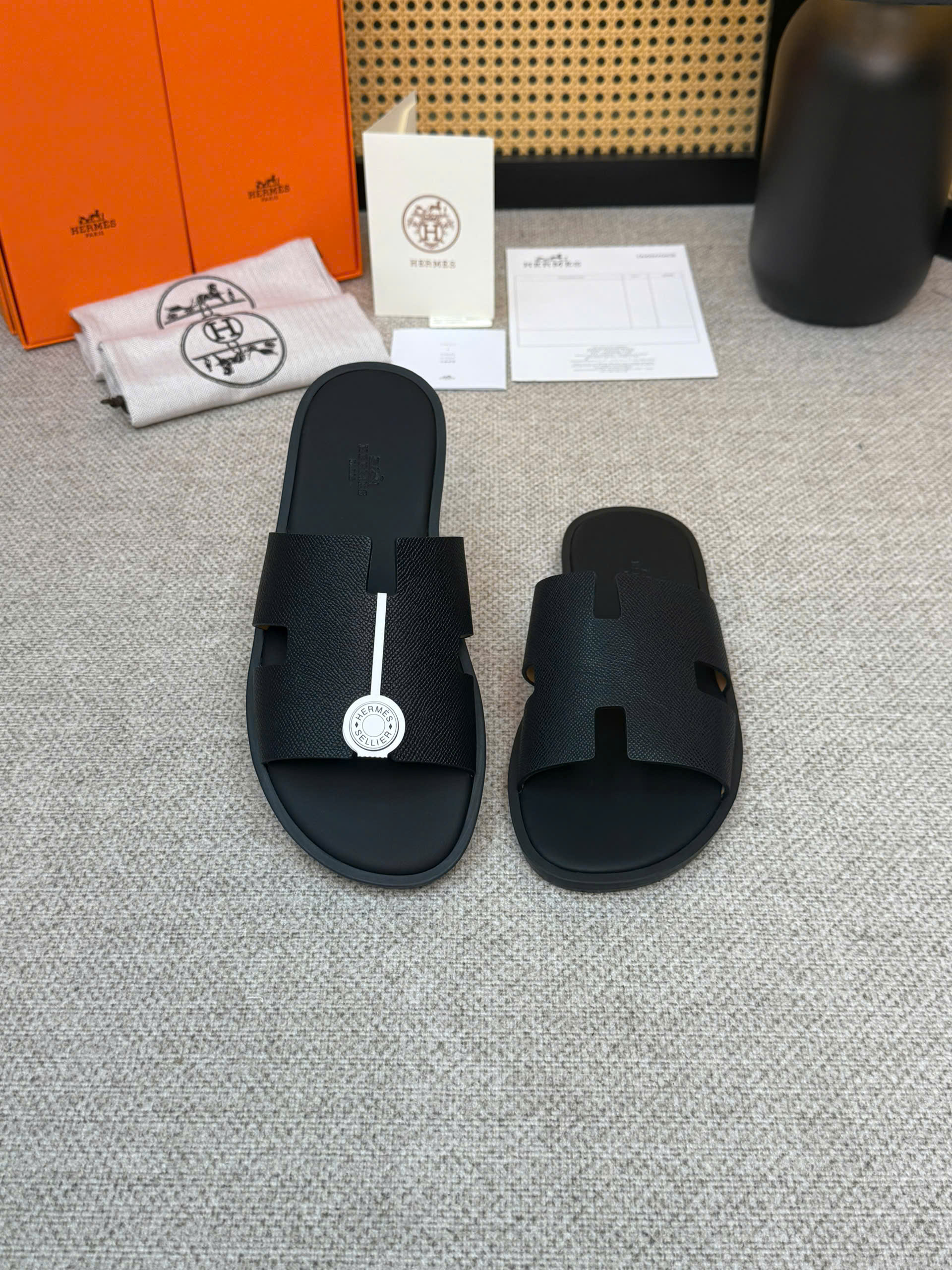 Dép lê Hermes HM Đen sần full Like Auth 1-1 on web 38-43 VTN