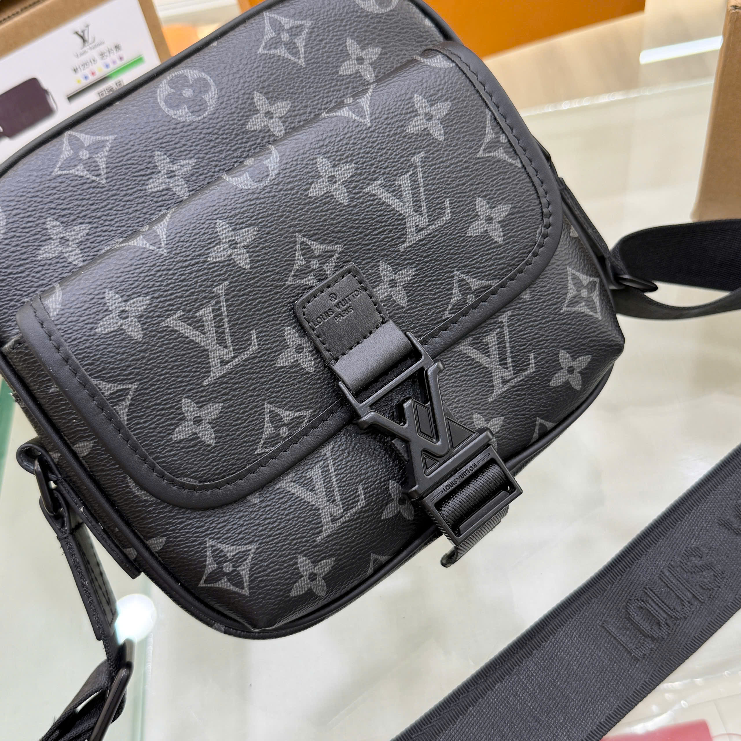 Túi đeo chéo Louis Vuitton LV Getaway Messenger monogram Bag da bò Like Auth 18x17x8 VTN