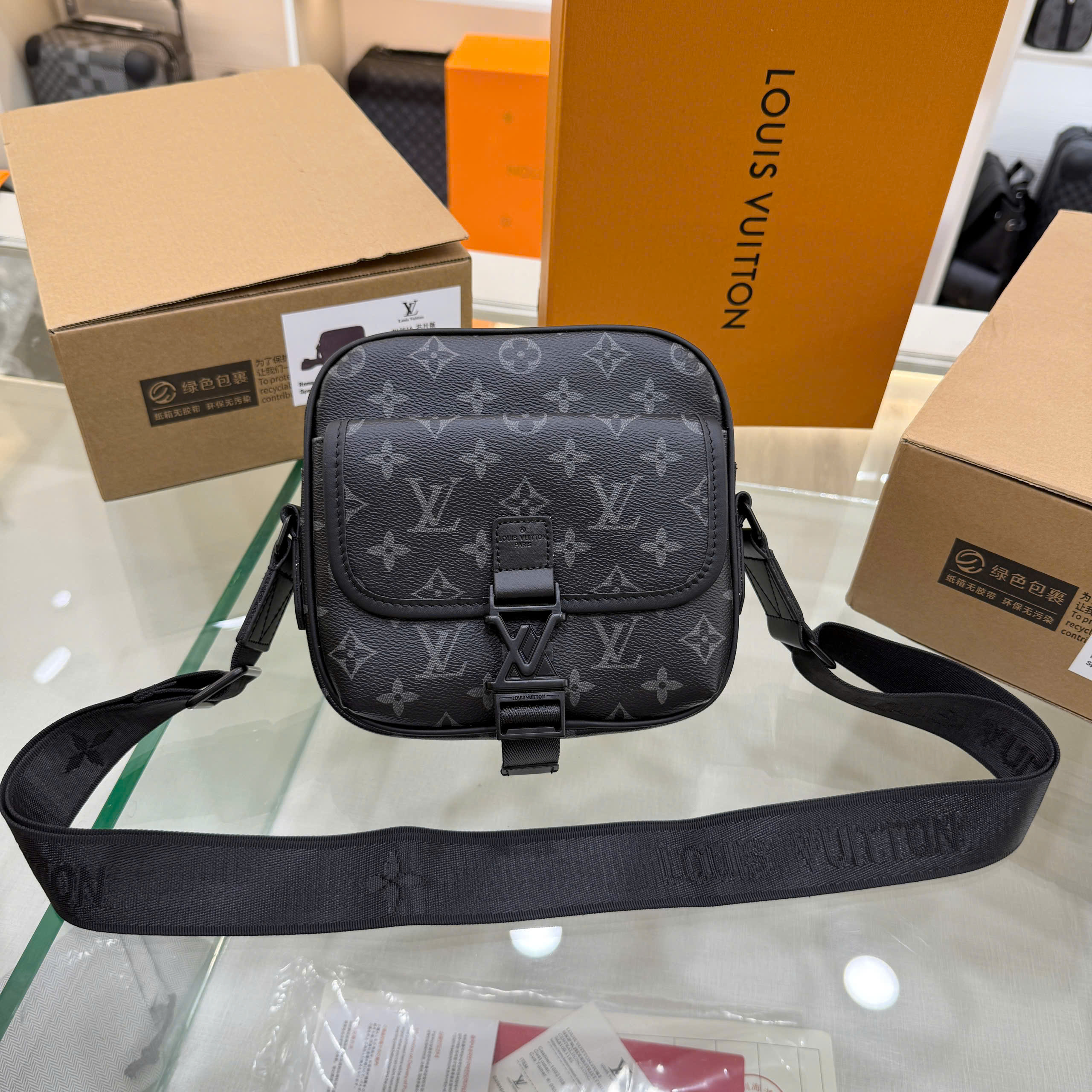 Túi đeo chéo Louis Vuitton LV Getaway Messenger monogram Bag da bò Like Auth 18x17x8 VTN
