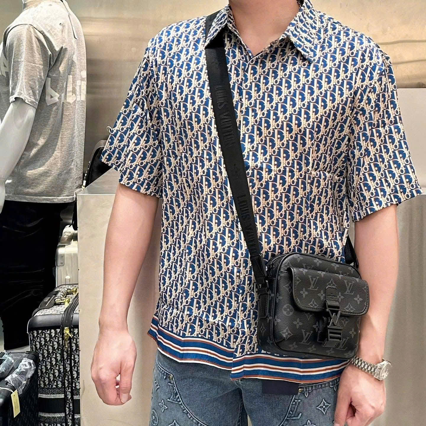 Túi đeo chéo Louis Vuitton LV Getaway Messenger monogram Bag da bò Like Auth 18x17x8 VTN
