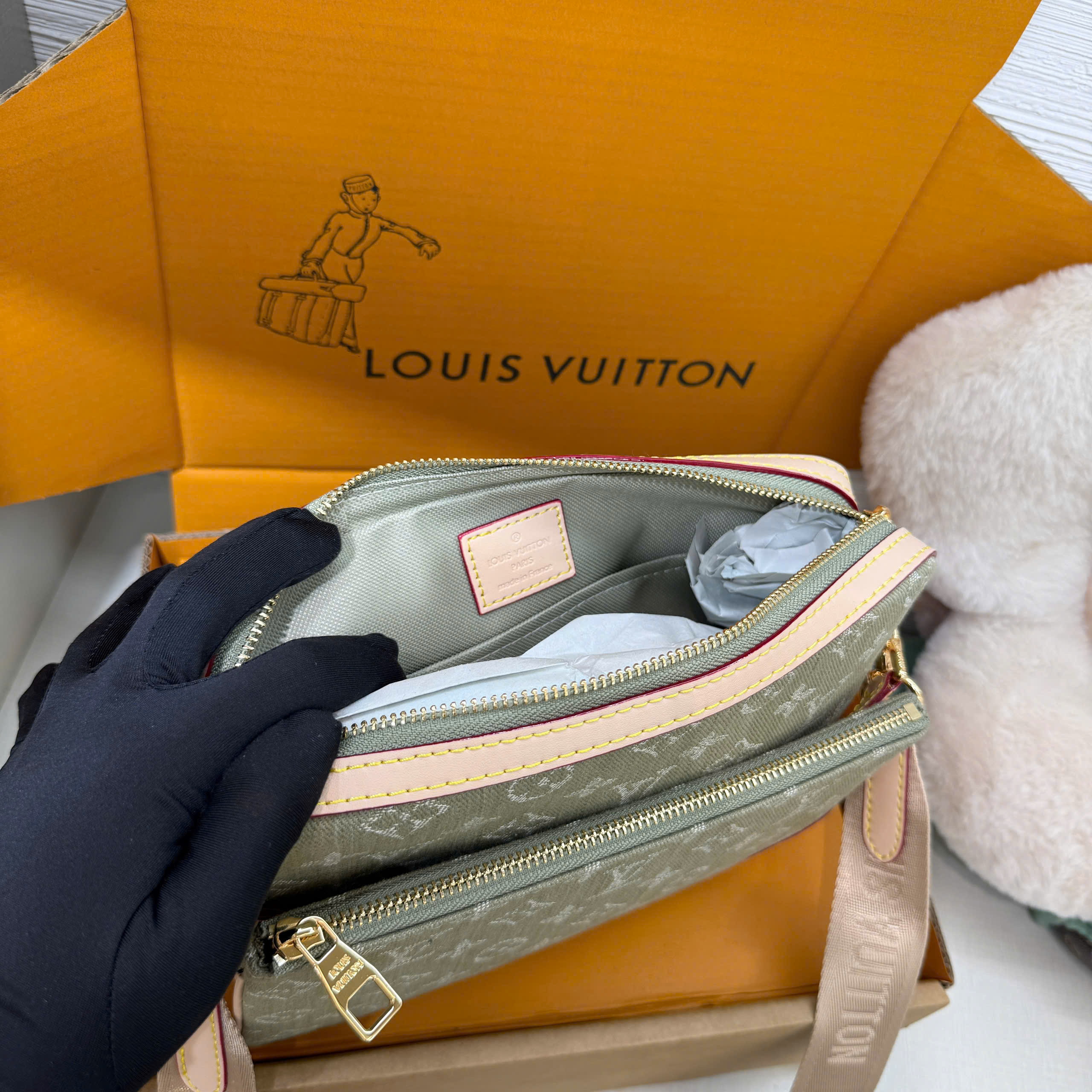 Túi đeo chéo Louis Vuitton LV Trio Messenger monogram Bag Like Auth 25x19x7 VTN