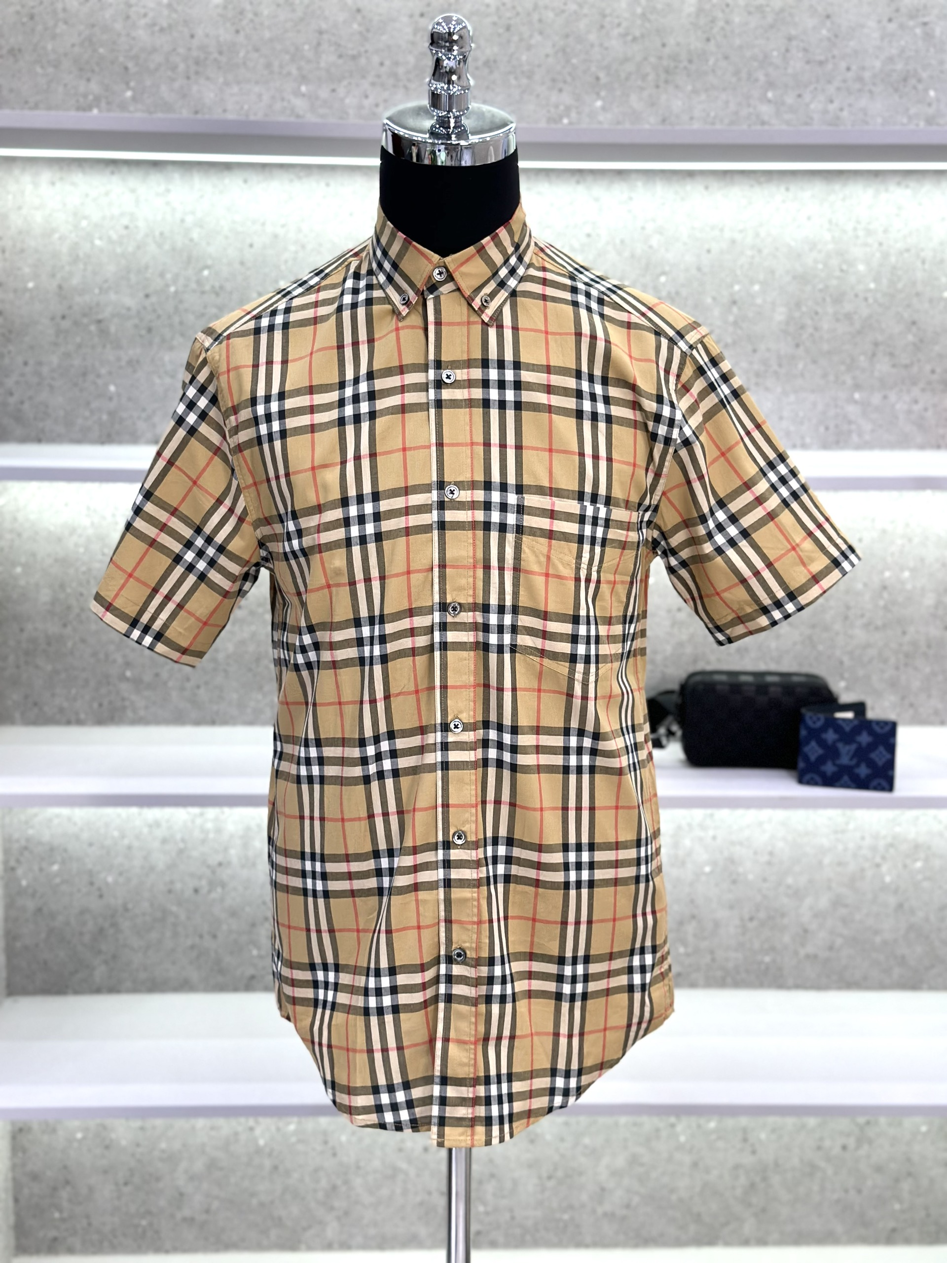 Áo sơ mi cộc tay Burberry BBR Nâu kẻ sọc basic túi ngực phối khuy cổ Like Auth on web VTN