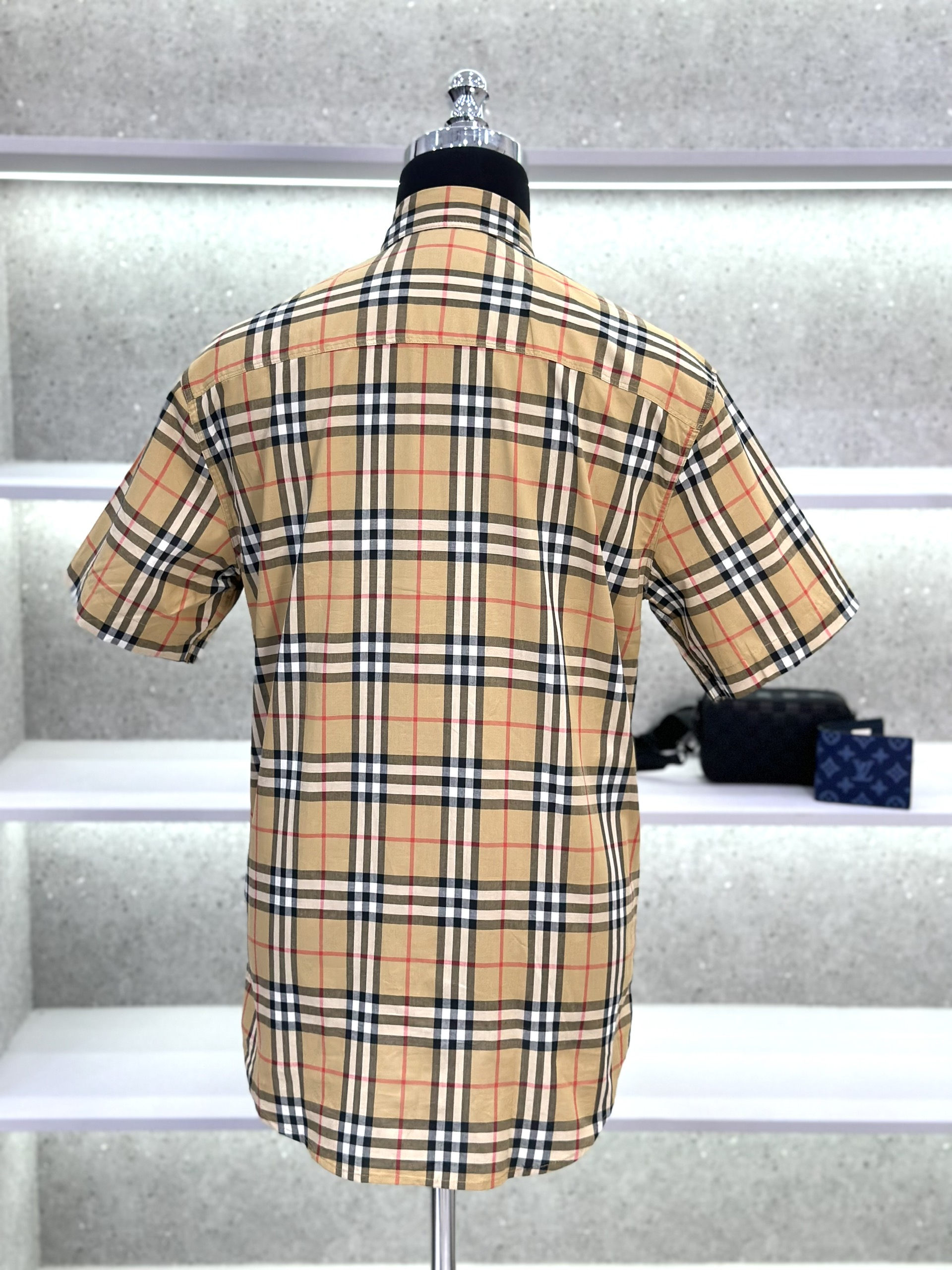 Áo sơ mi cộc tay Burberry BBR Nâu kẻ sọc basic túi ngực phối khuy cổ Like Auth on web VTN