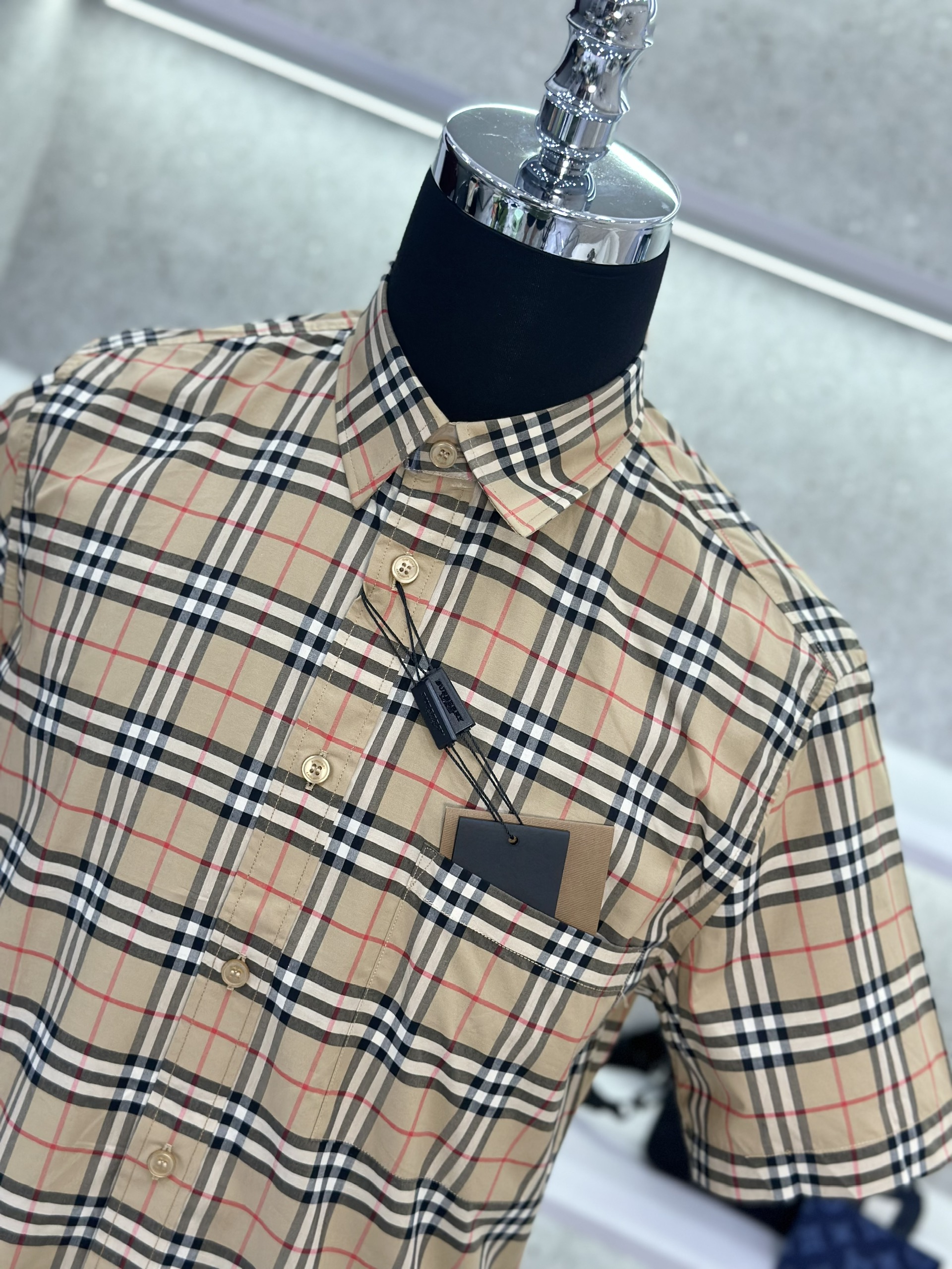 Áo sơ mi cộc tay Burberry BBR Nâu kẻ sọc to basic túi ngực Like Auth on web VTN