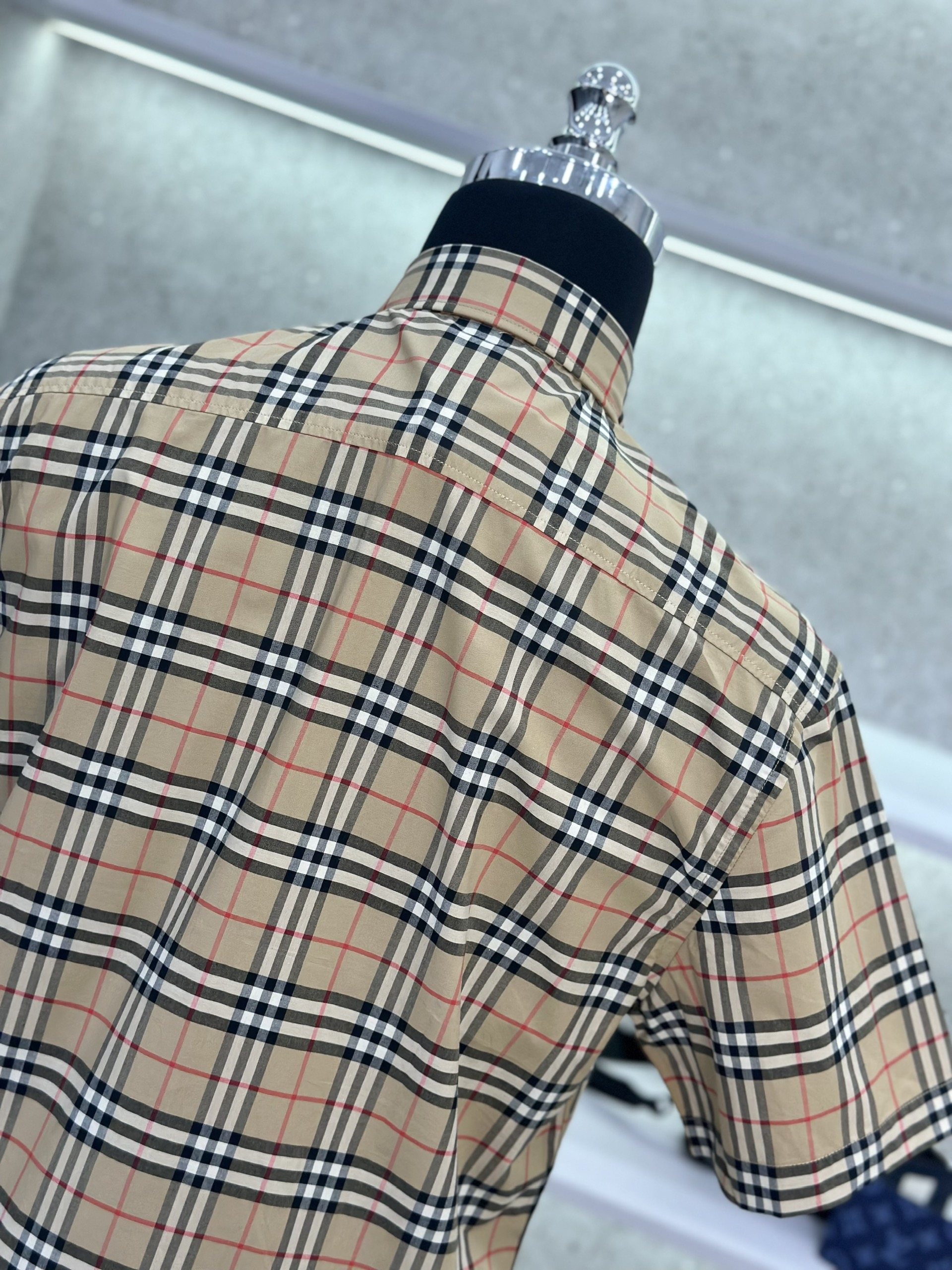 Áo sơ mi cộc tay Burberry BBR Nâu kẻ sọc to basic túi ngực Like Auth on web VTN