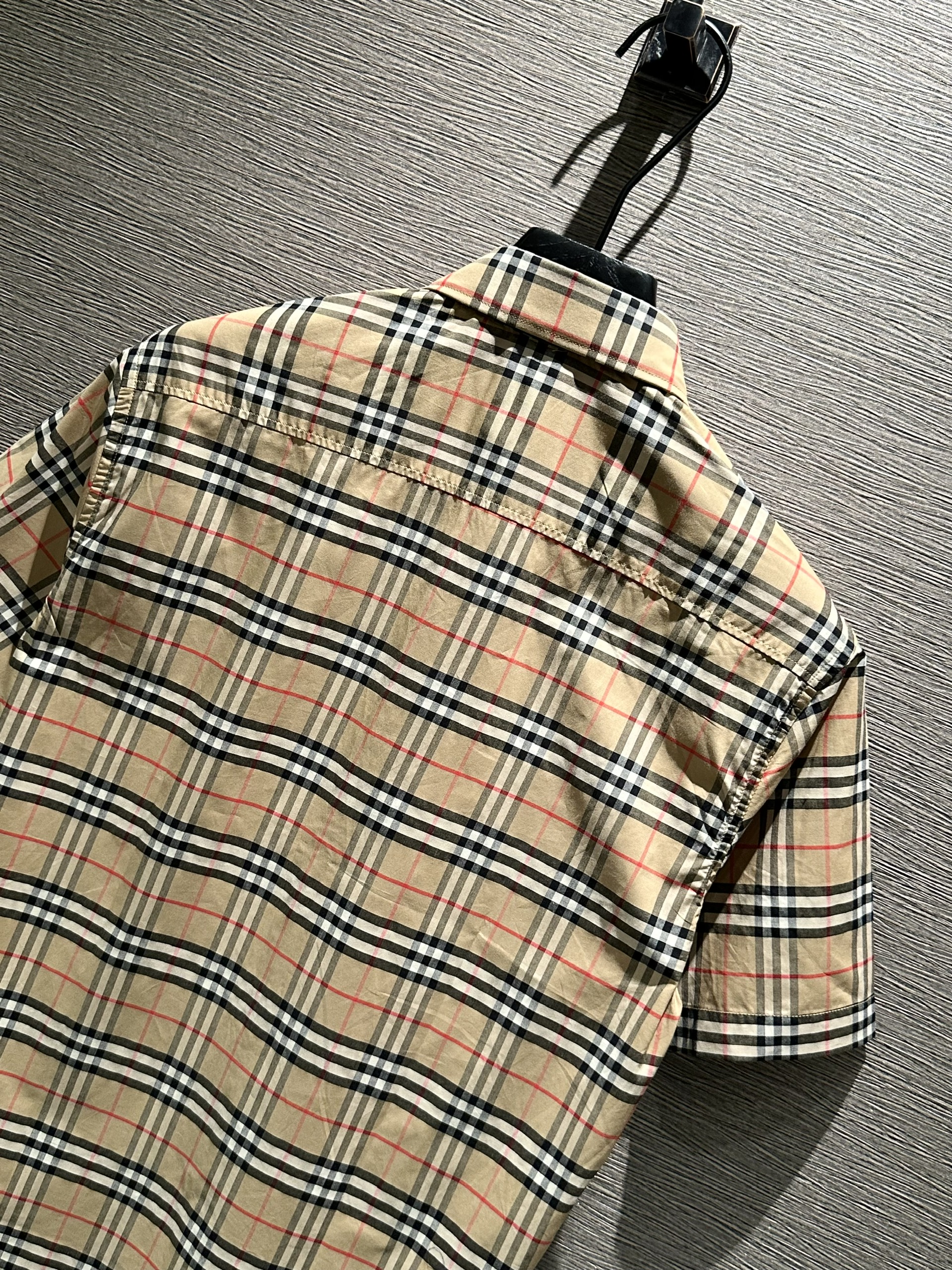 Áo sơ mi cộc tay Burberry BBR Nâu kẻ sọc to basic túi ngực Like Auth on web VTN