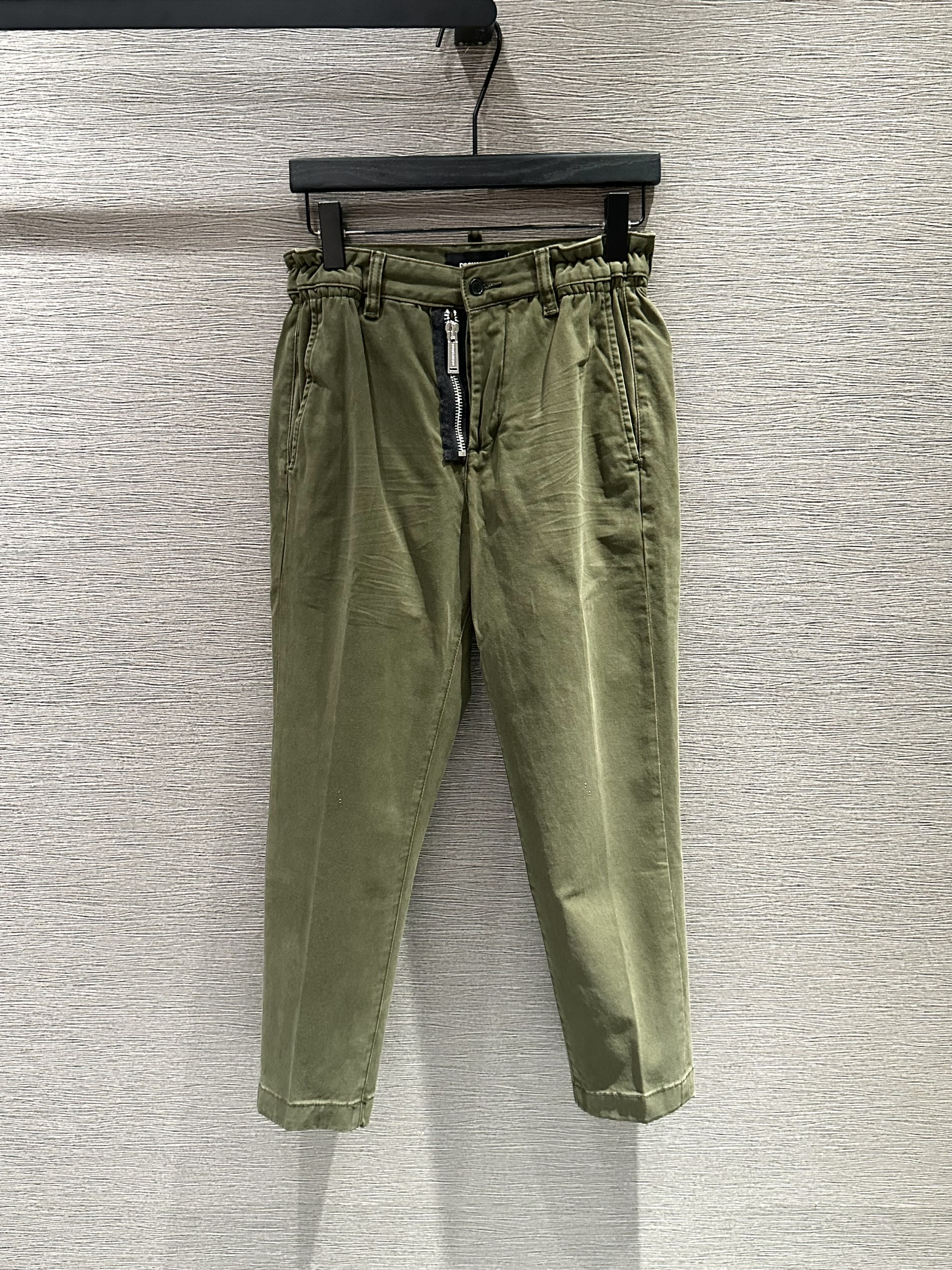 Quần dài kaki Dsquared DSQ2 trơn 4 khuy phối khóa zip lệch Like Auth 1-1 on web VTN