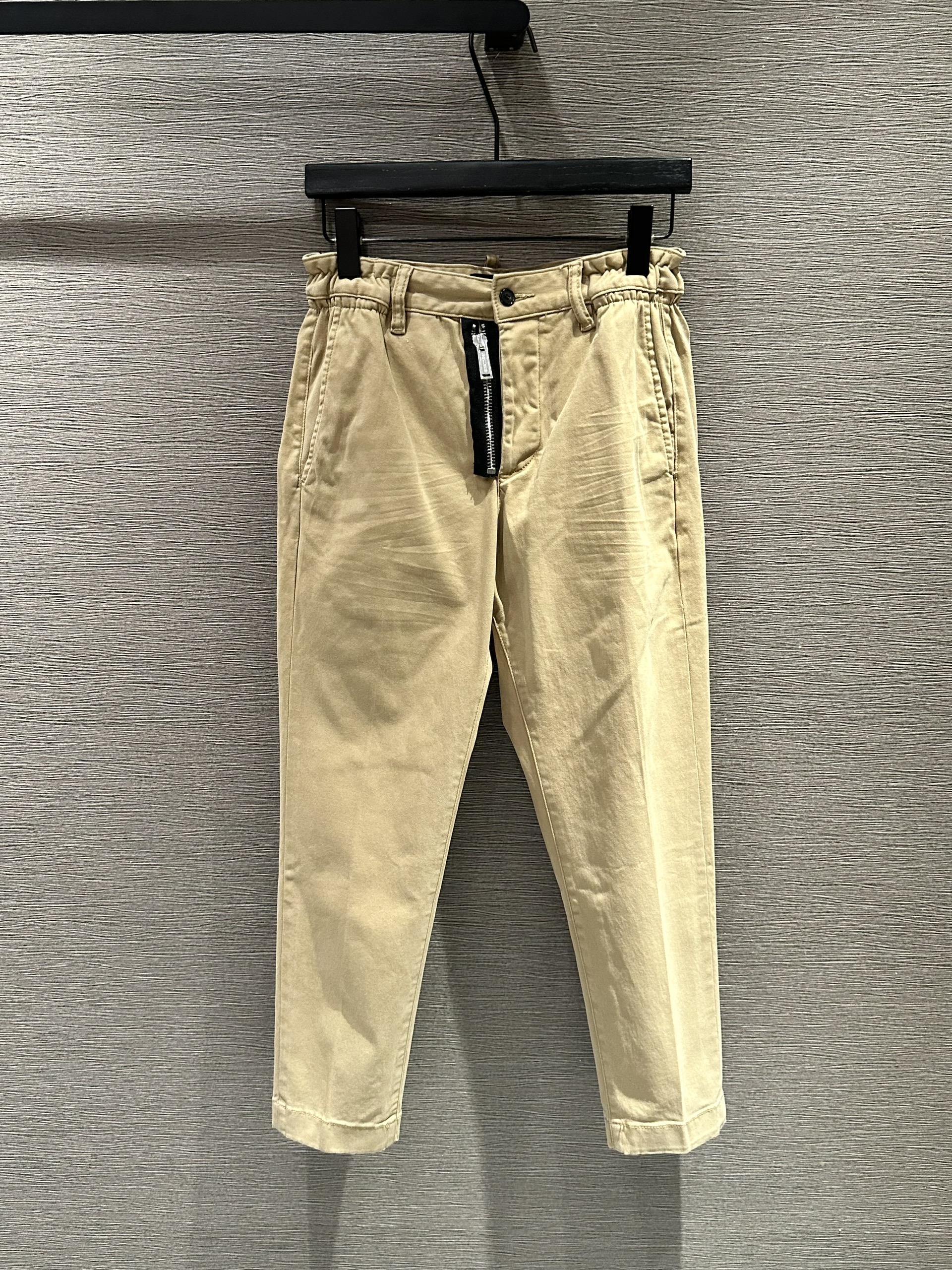 Quần dài kaki Dsquared DSQ2 trơn 4 khuy phối khóa zip lệch Like Auth 1-1 on web VTN