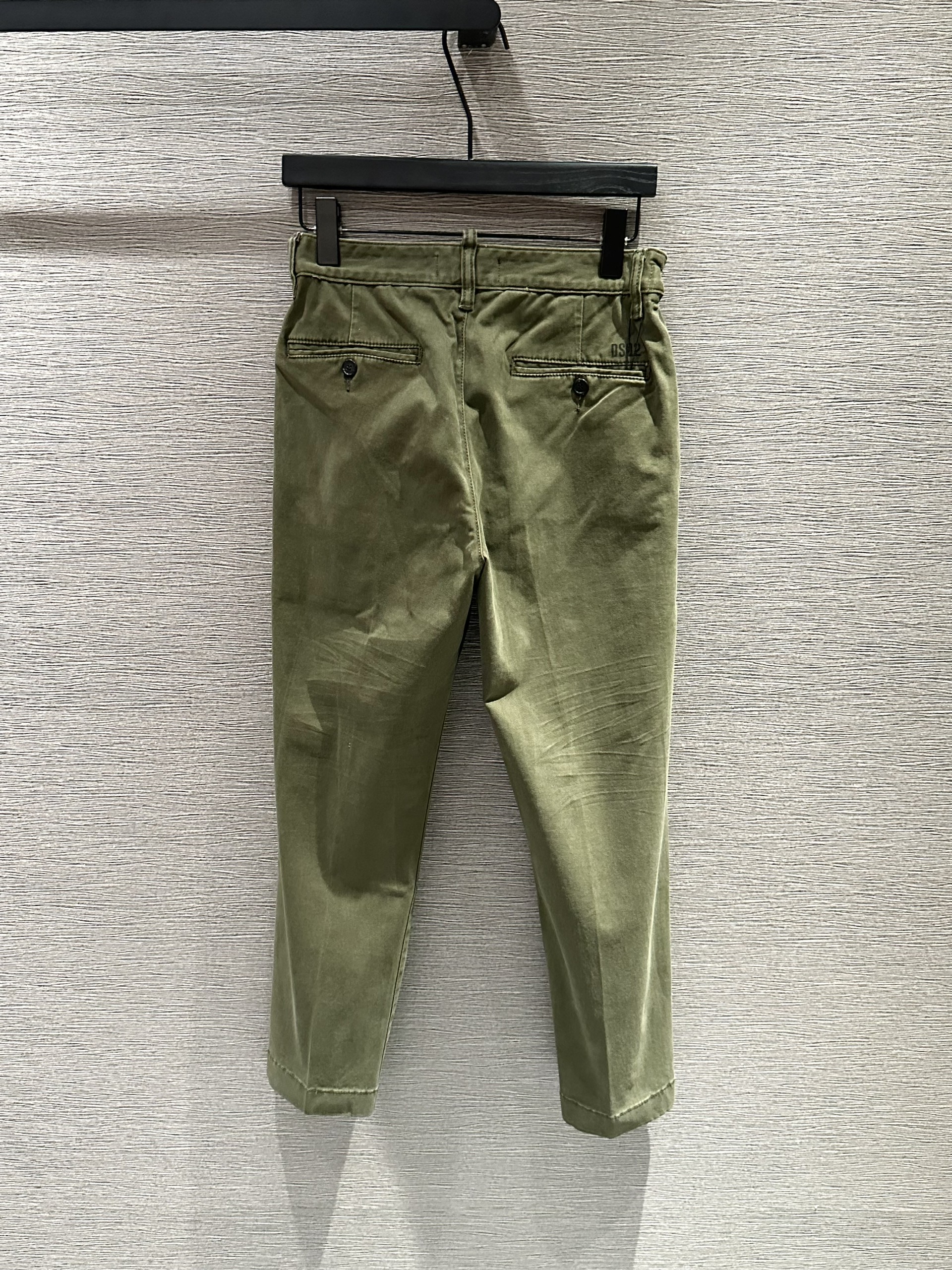 Quần dài kaki Dsquared DSQ2 trơn 4 khuy phối khóa zip lệch Like Auth 1-1 on web VTN