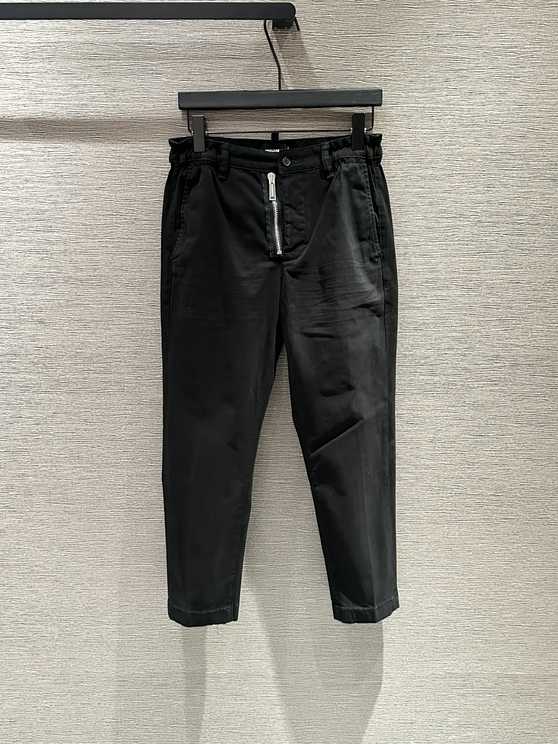 Quần dài kaki Dsquared DSQ2 trơn 4 khuy phối khóa zip lệch Like Auth 1-1 on web VTN