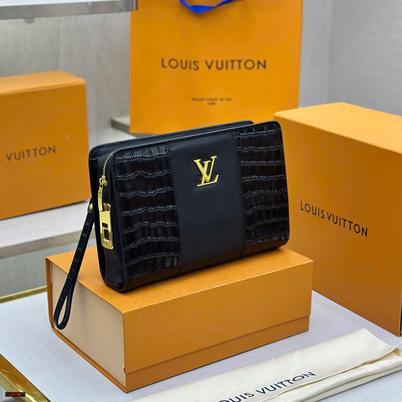 Túi Clutch cầm tay Louis Vuitton LV Đen vân cá sấu Like Auth Fullbox phụ kiện LVQ
