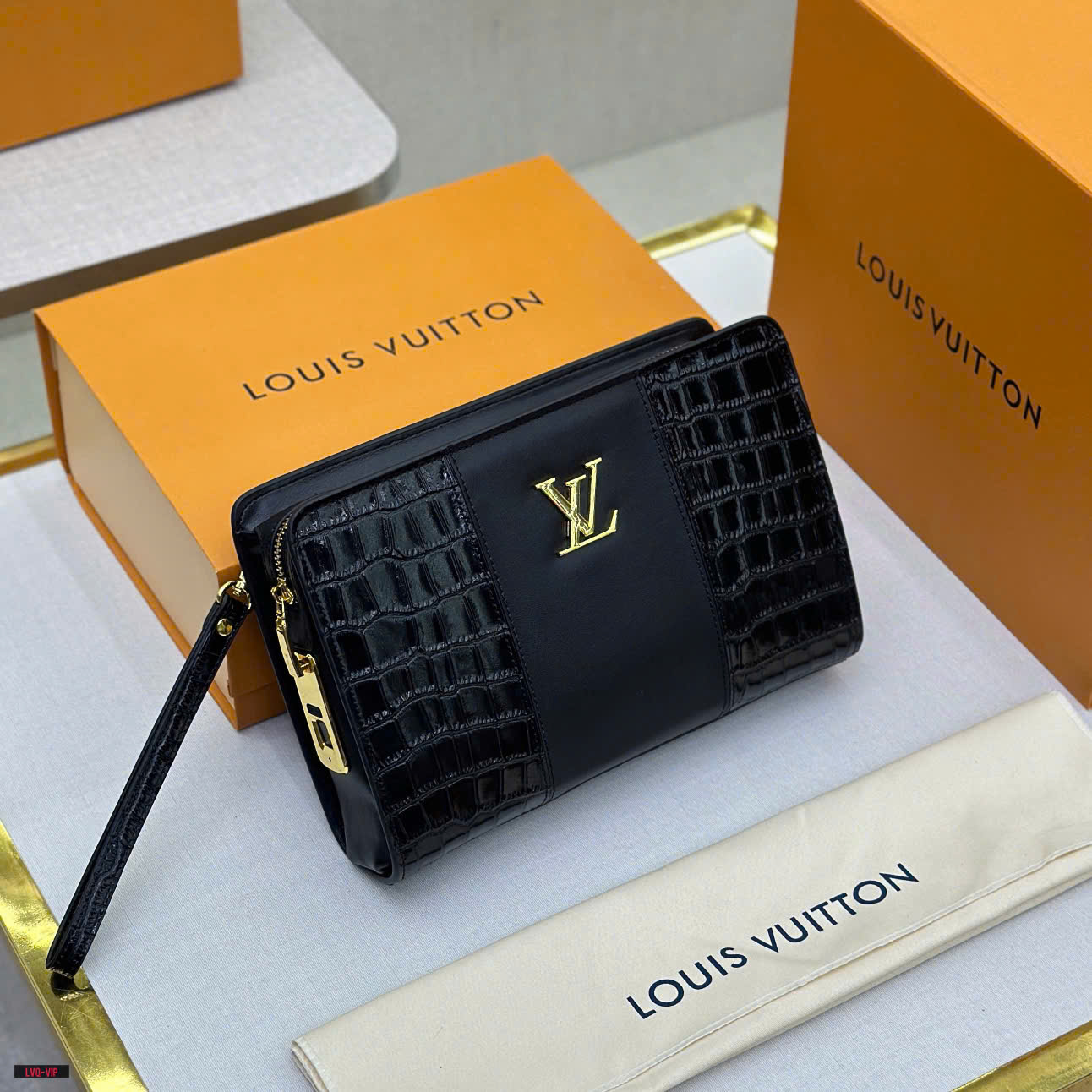 Túi Clutch cầm tay Louis Vuitton LV Đen vân cá sấu Like Auth Fullbox phụ kiện LVQ