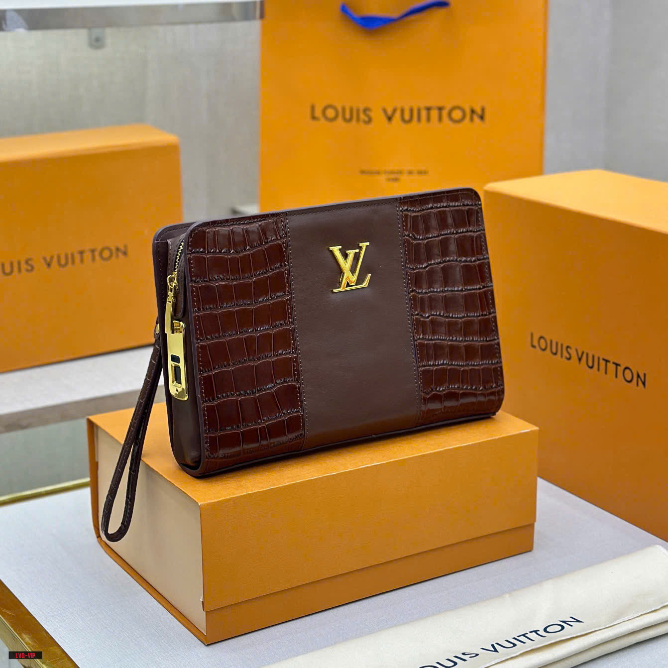 Túi Clutch cầm tay Louis Vuitton LV Nâu vân cá sấu Like Auth Fullbox phụ kiện LVQ