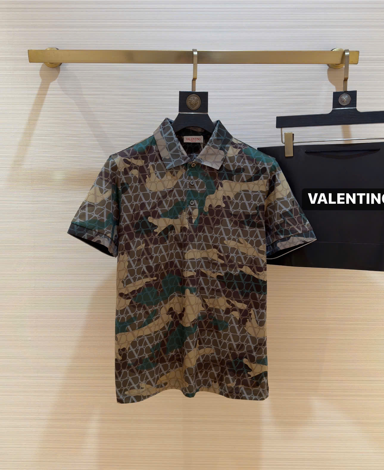 Áo polo Valentino VLTN họa tiết loang màu Like Auth 1-1 on web DDT