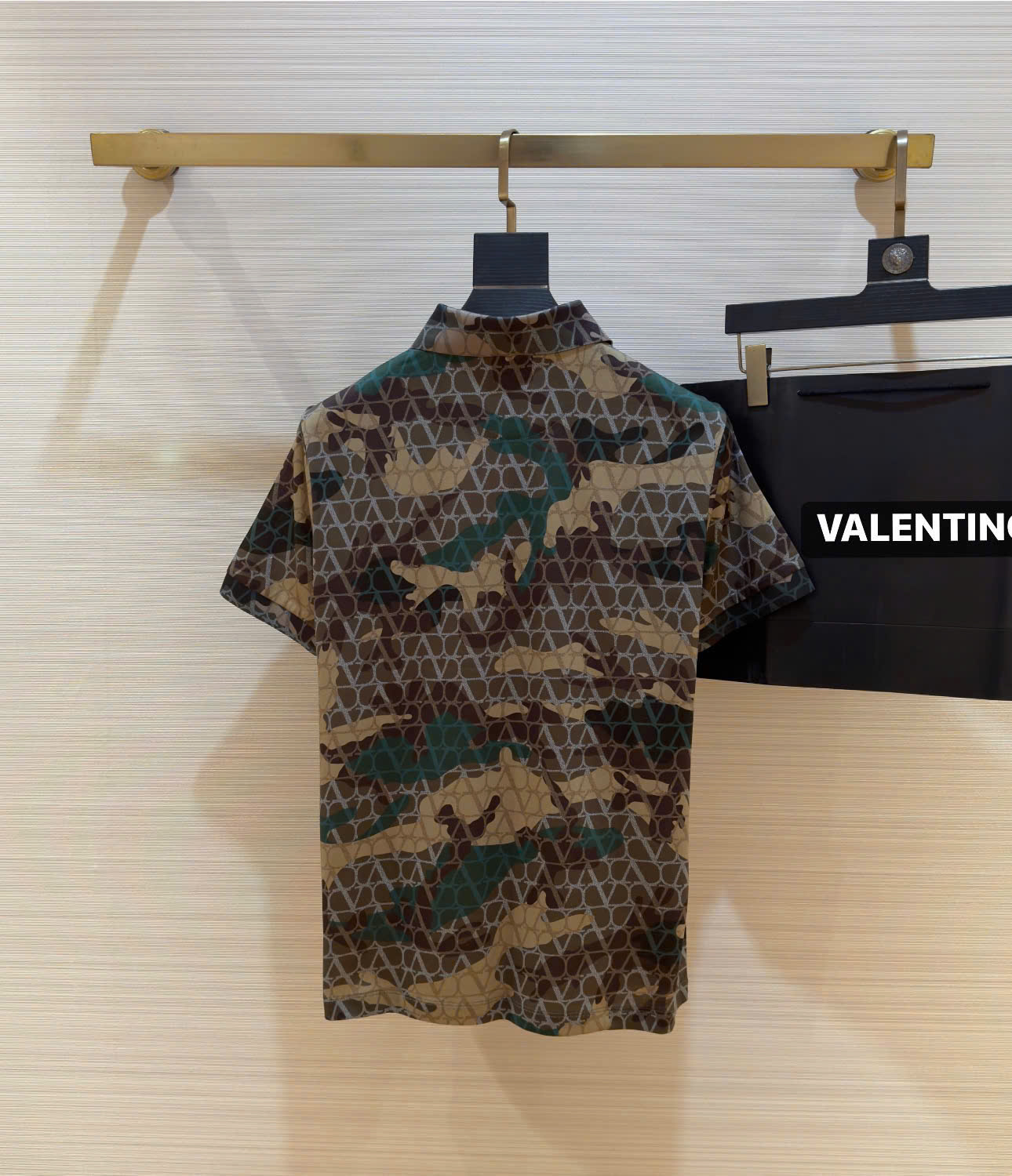 Áo polo Valentino VLTN họa tiết loang màu Like Auth 1-1 on web DDT