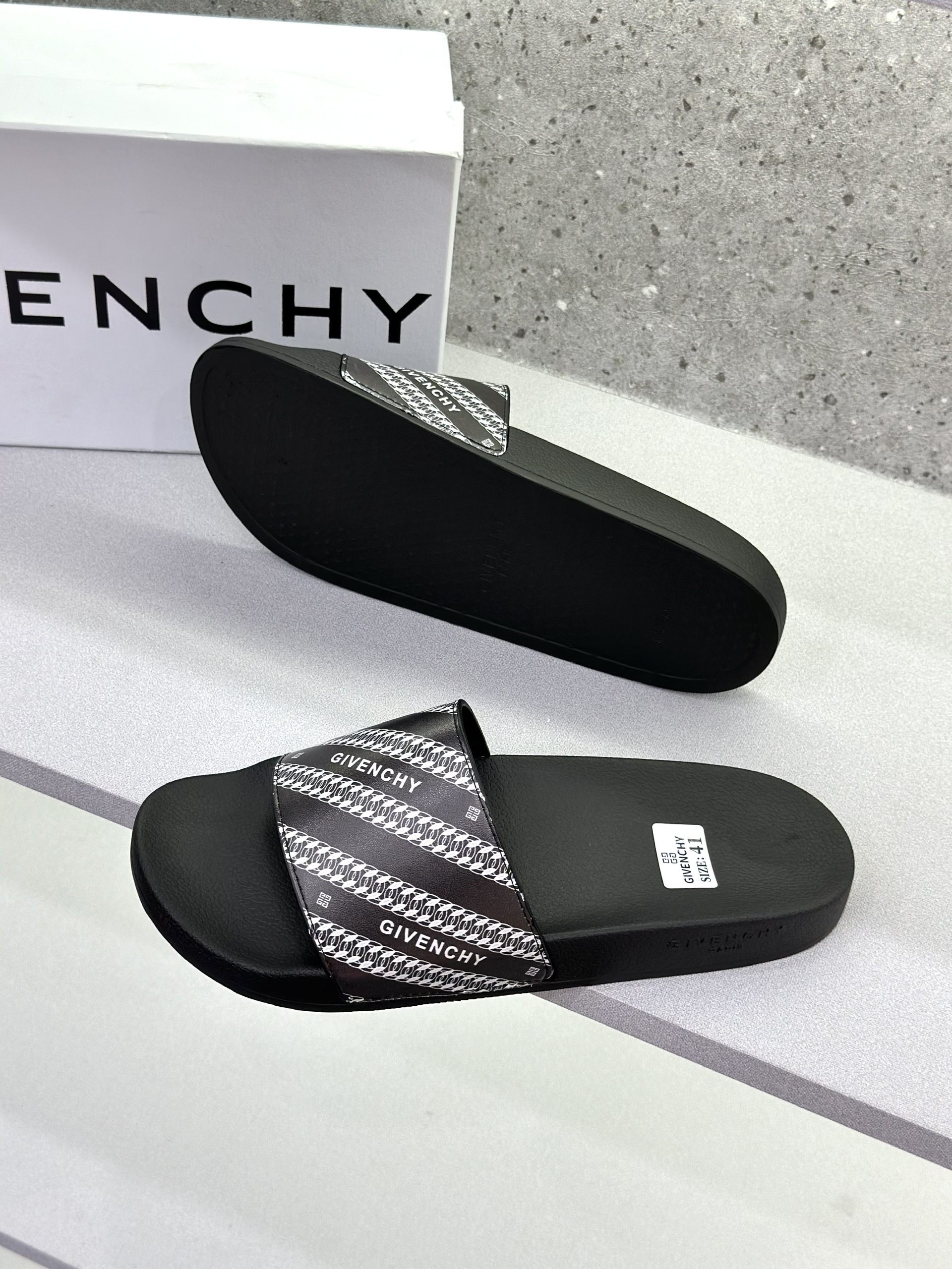 Dép lê quai ngang Givenchy GVC Đen họa tiết dây xích chữ Trắng Like Auth on web fullbox bill thẻ  VTN