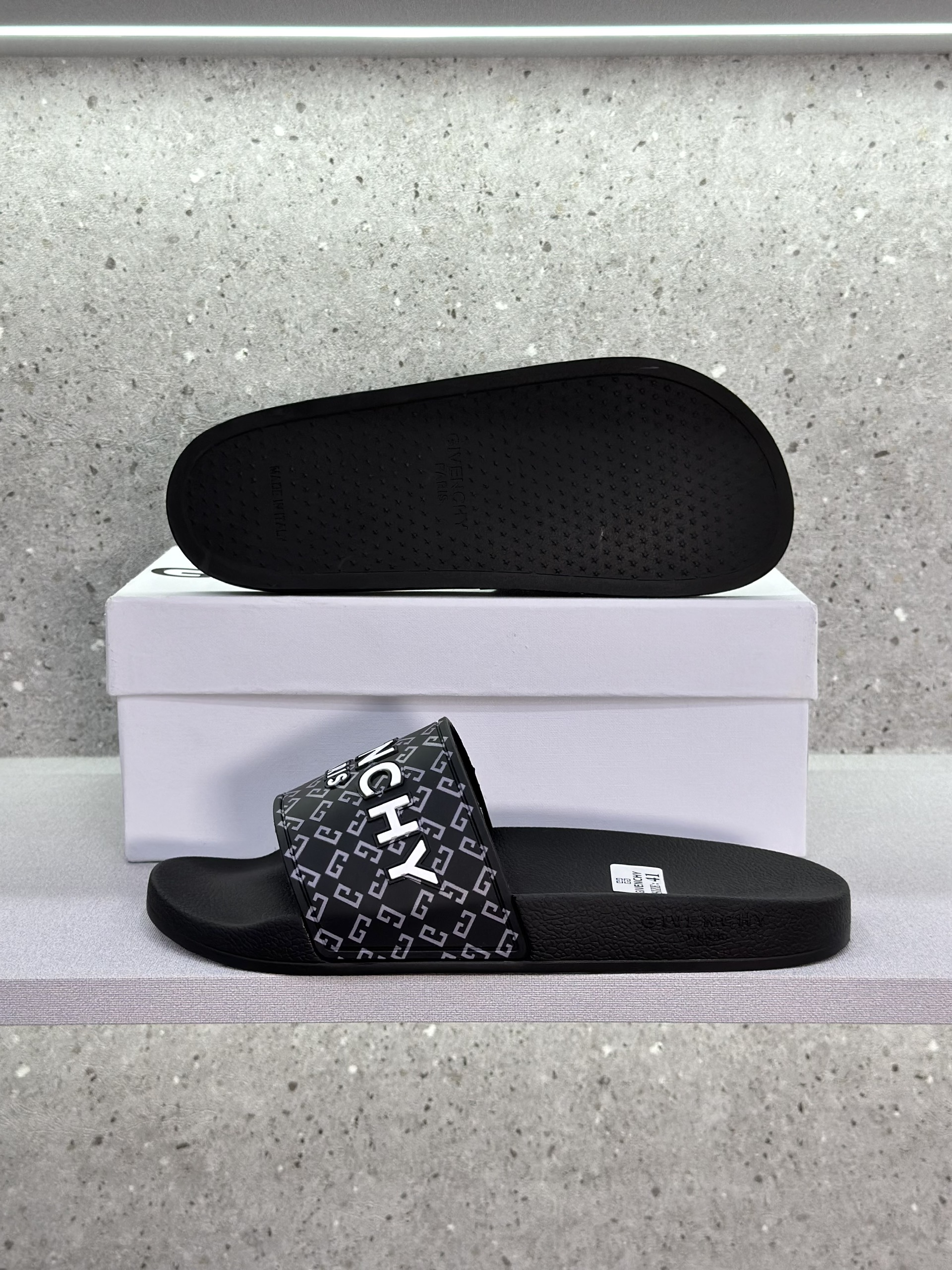 Dép lê quai ngang Givenchy GVC họa tiết G logo chữ Trắng nổi Like Auth on web fullbox bill thẻ VTN