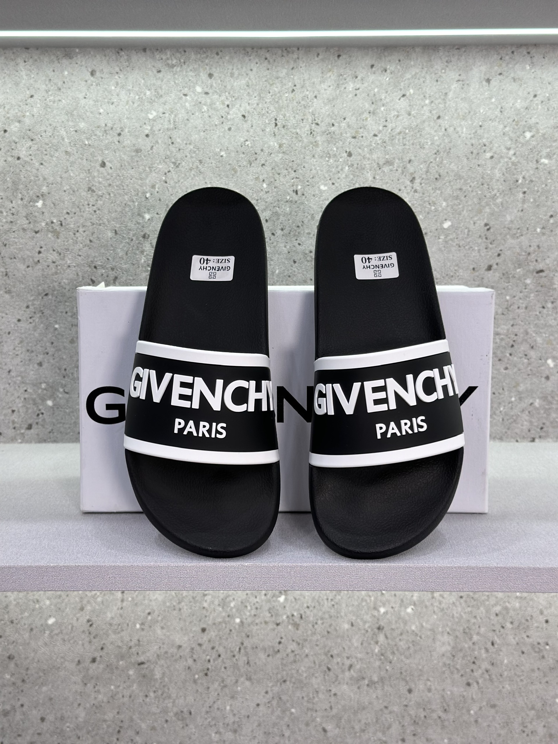 Dép lê quai ngang Givenchy GVC Paris Đen logo chữ Trắng nổi Like Auth on web fullbox bill thẻ VTN