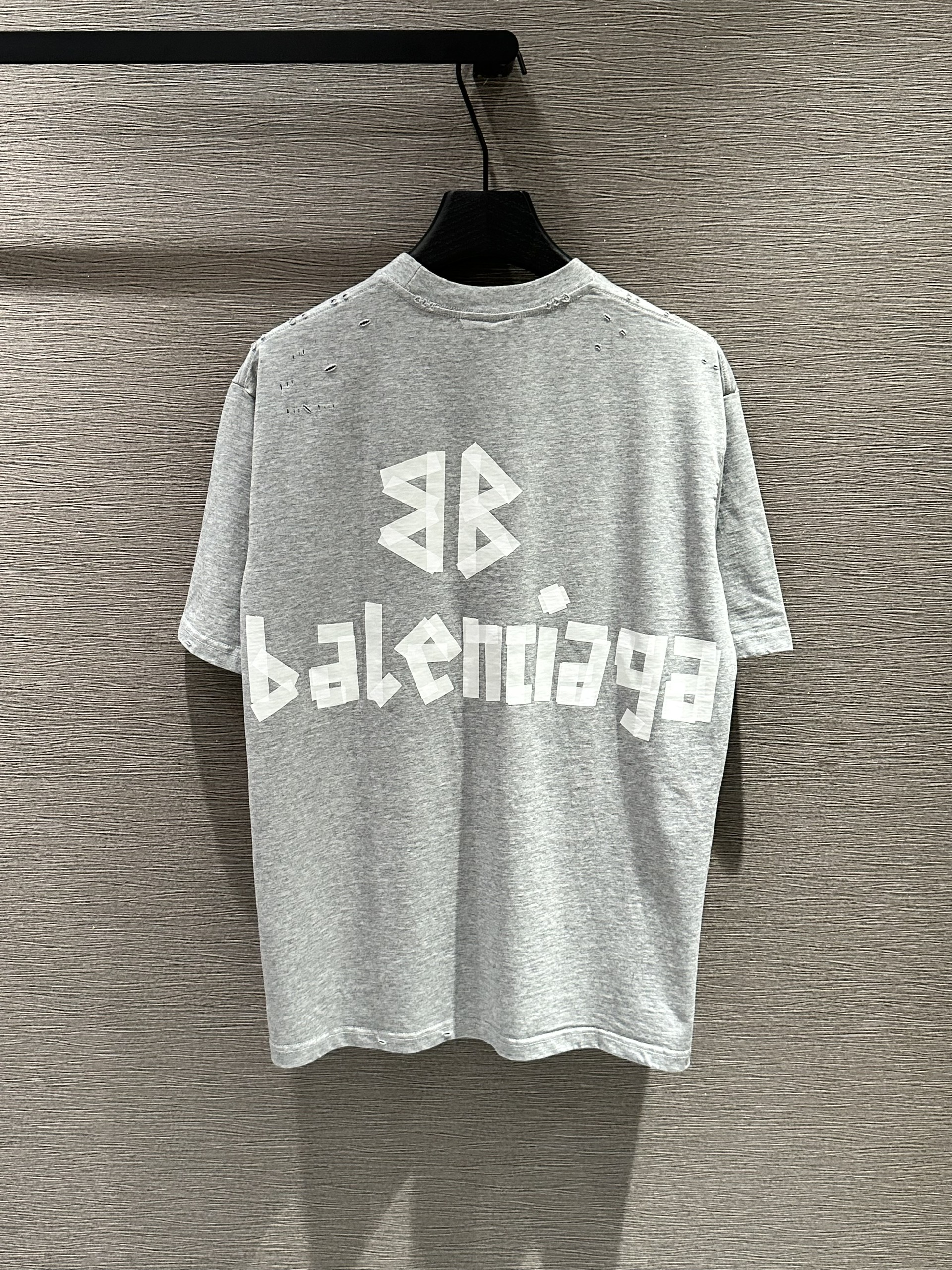 Áo phông T-shirt Balenciaga BB Xám rách lỗ logo chữ Trắng Like Auth on web VTN