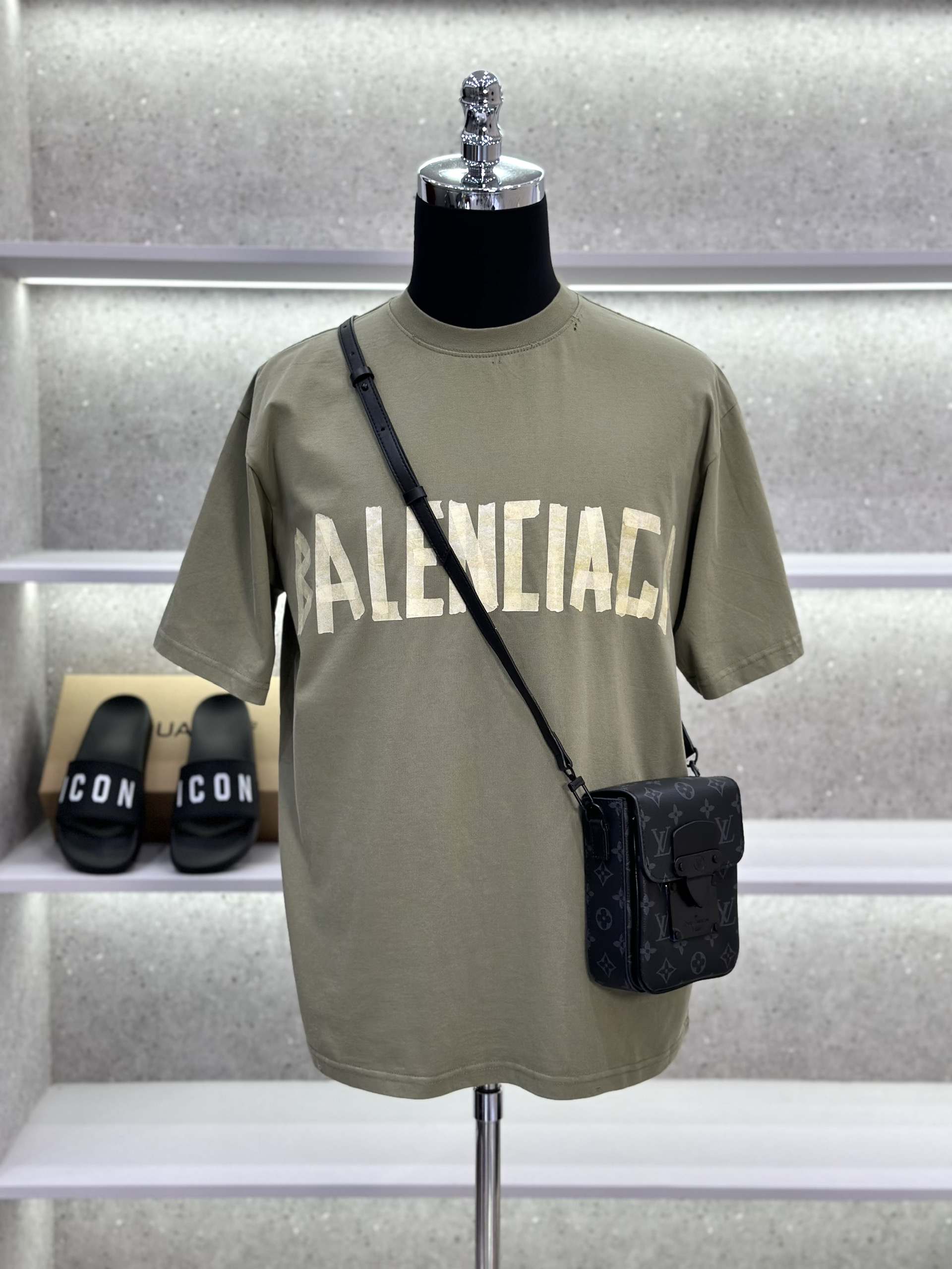 Áo phông T-shirt Balenciaga BB Xanh rách lỗ logo chữ Like Auth on web VTN
