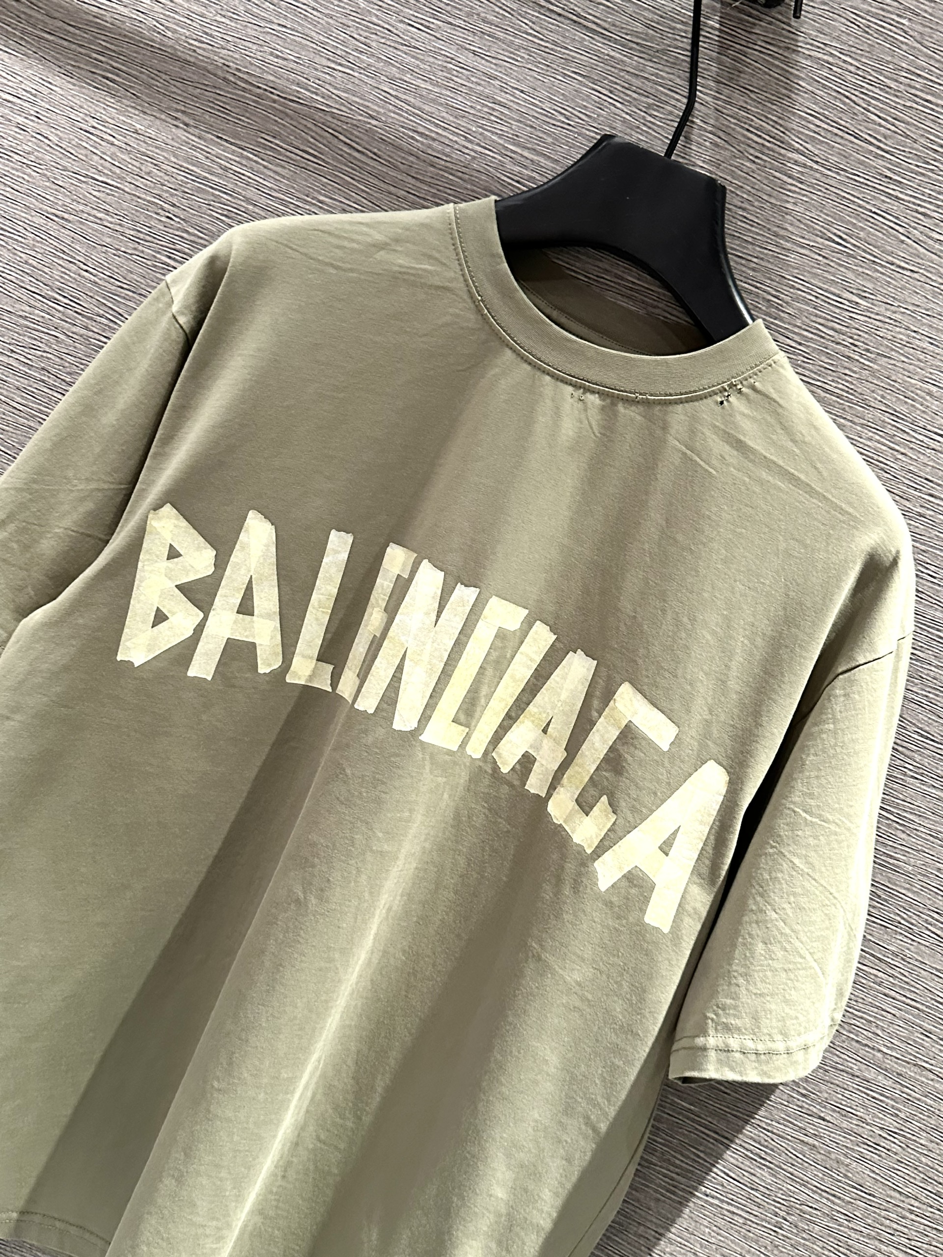 Áo phông T-shirt Balenciaga BB Xanh rách lỗ logo chữ Like Auth on web VTN