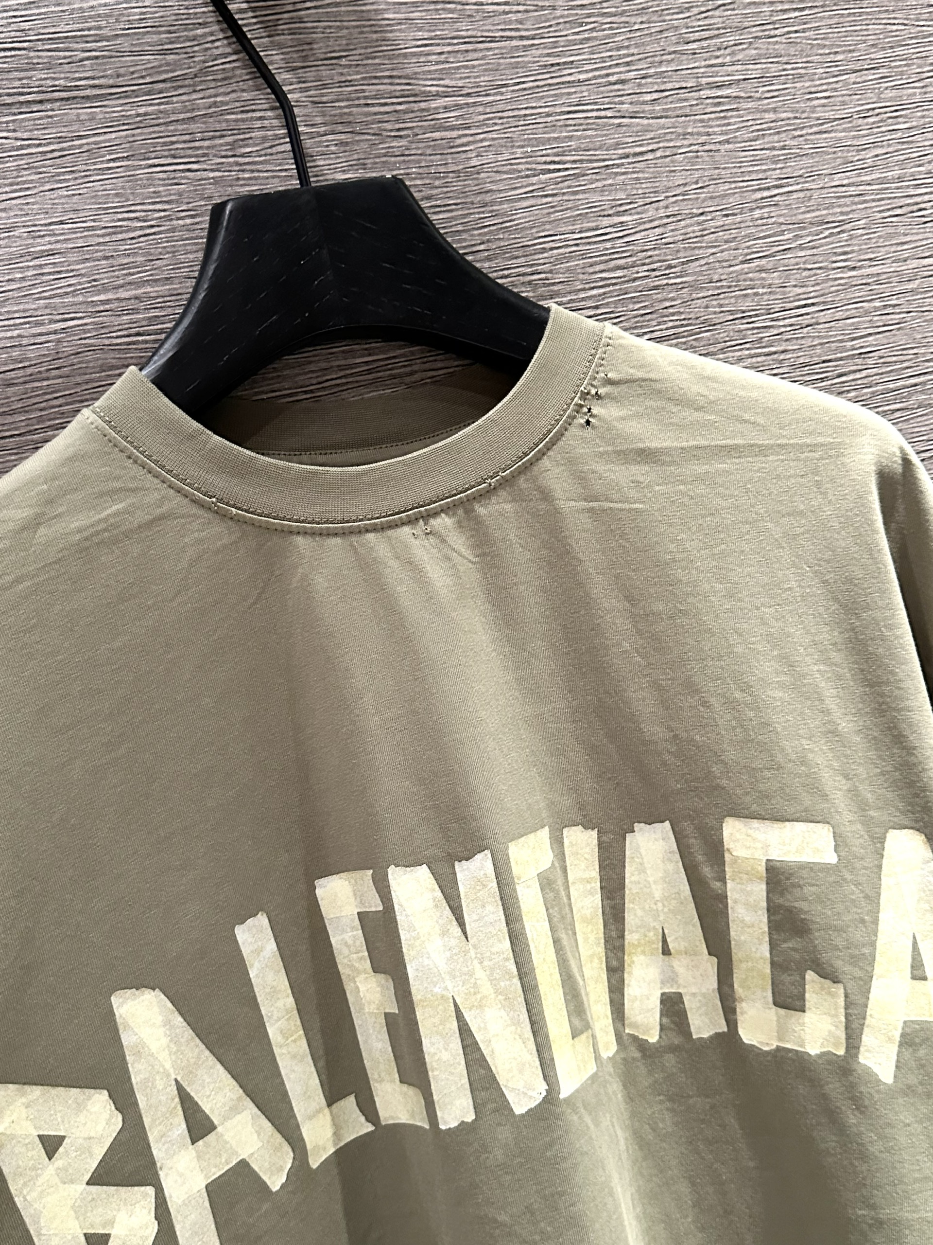 Áo phông T-shirt Balenciaga BB Xanh rách lỗ logo chữ Like Auth on web VTN