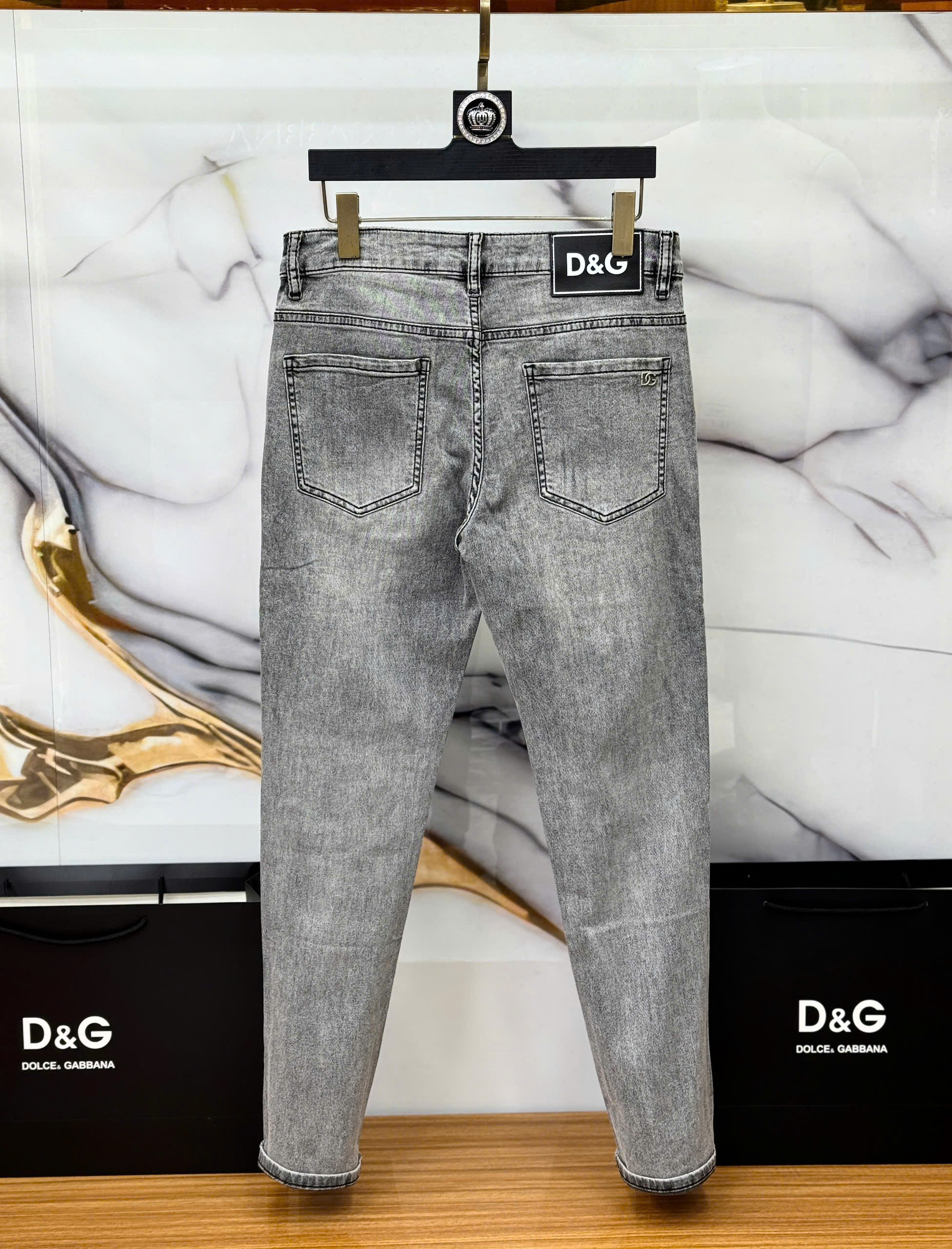 Quần Jean Dolce Gabbana DG Xám rách mài vá thêu Like Auth on web MK