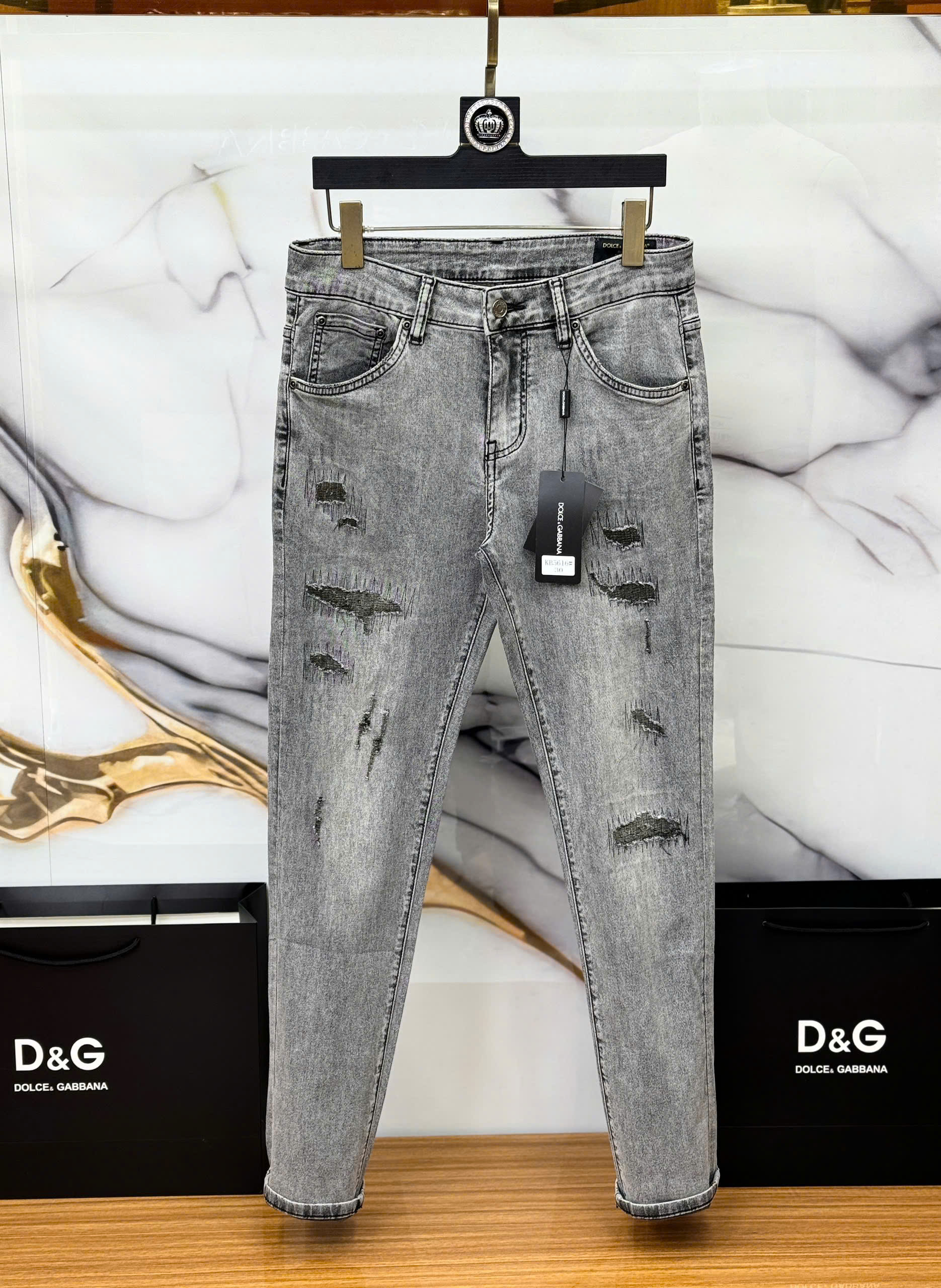 Quần Jean Dolce Gabbana DG Xám rách mài vá thêu Like Auth on web MK