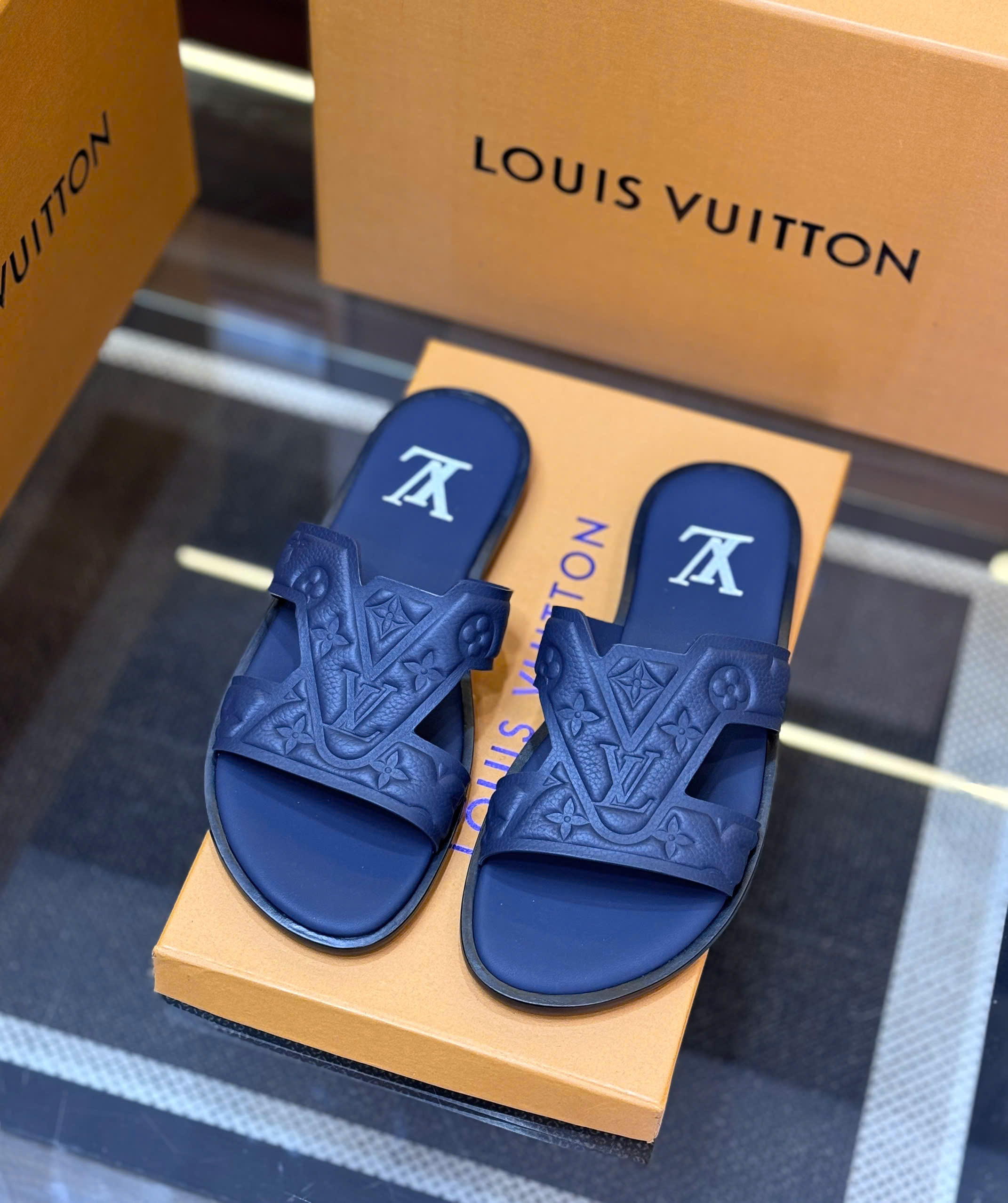 Dép lê quai ngang Louis Vuitton Xanh than họa tiết hoa vân logo LV dập nổi Like Auth on web fullbox bill thẻ DDT