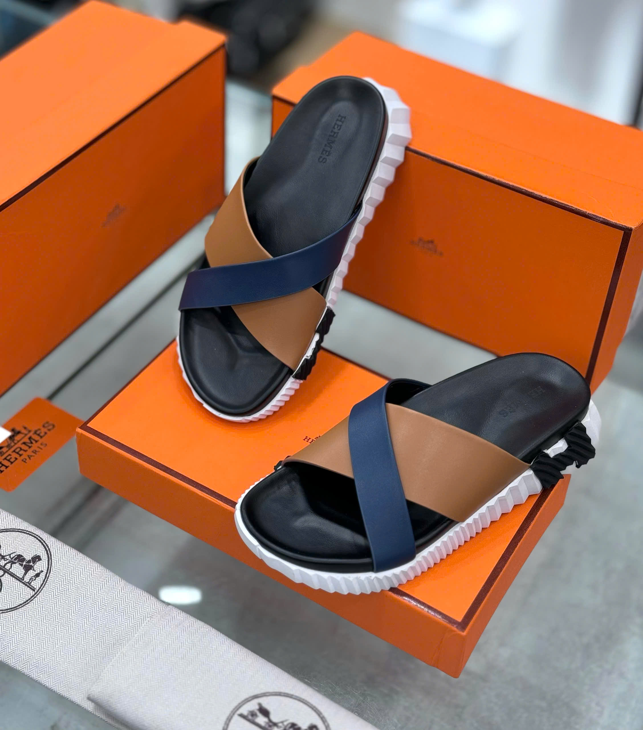 Dép lê quai ngang chéo Hermes HM Nâu phối Xanh than check đế Like Auth on web fullbox bill thẻ DDT