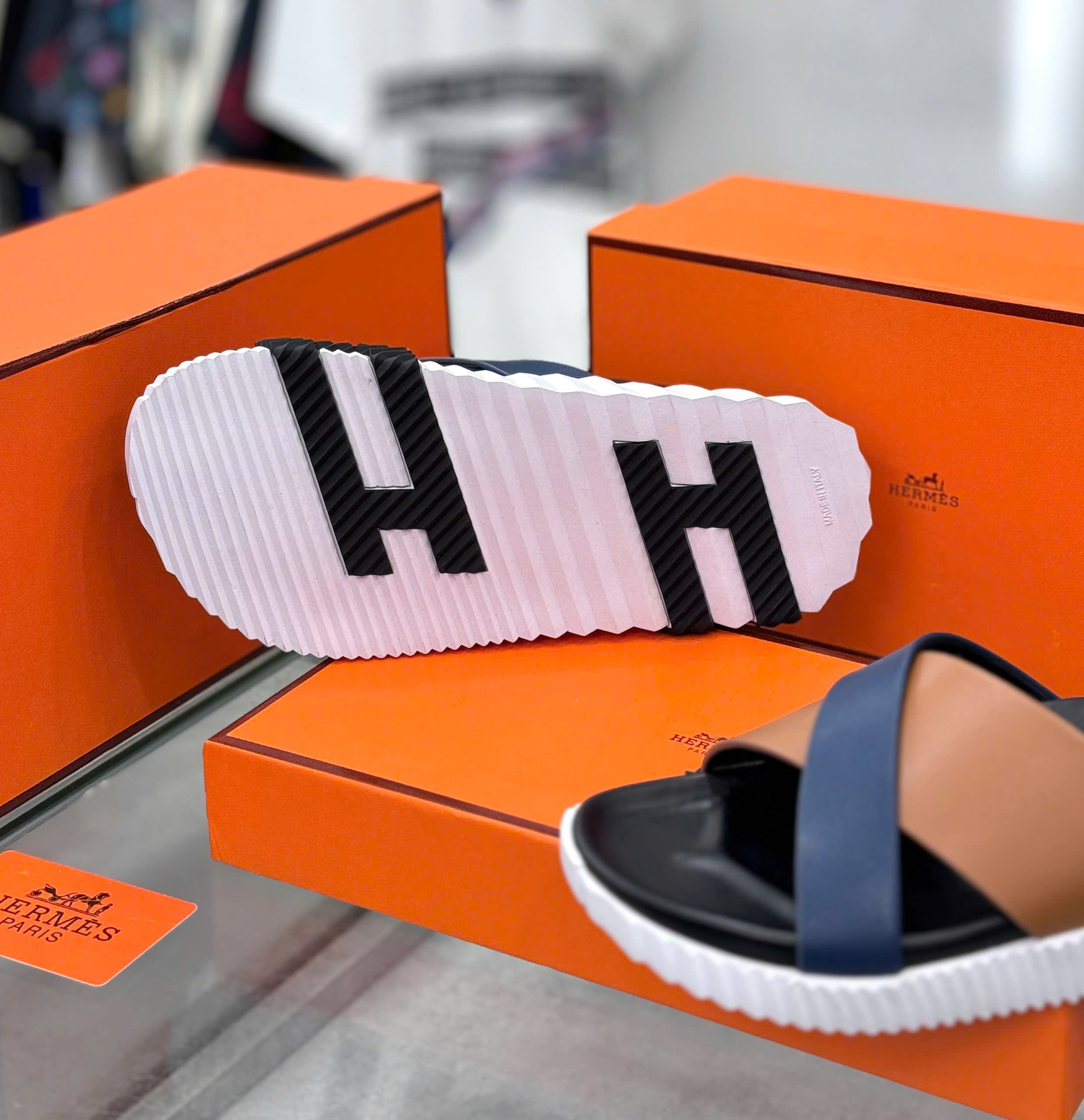 Dép lê quai ngang chéo Hermes HM Nâu phối Xanh than check đế Like Auth on web fullbox bill thẻ DDT