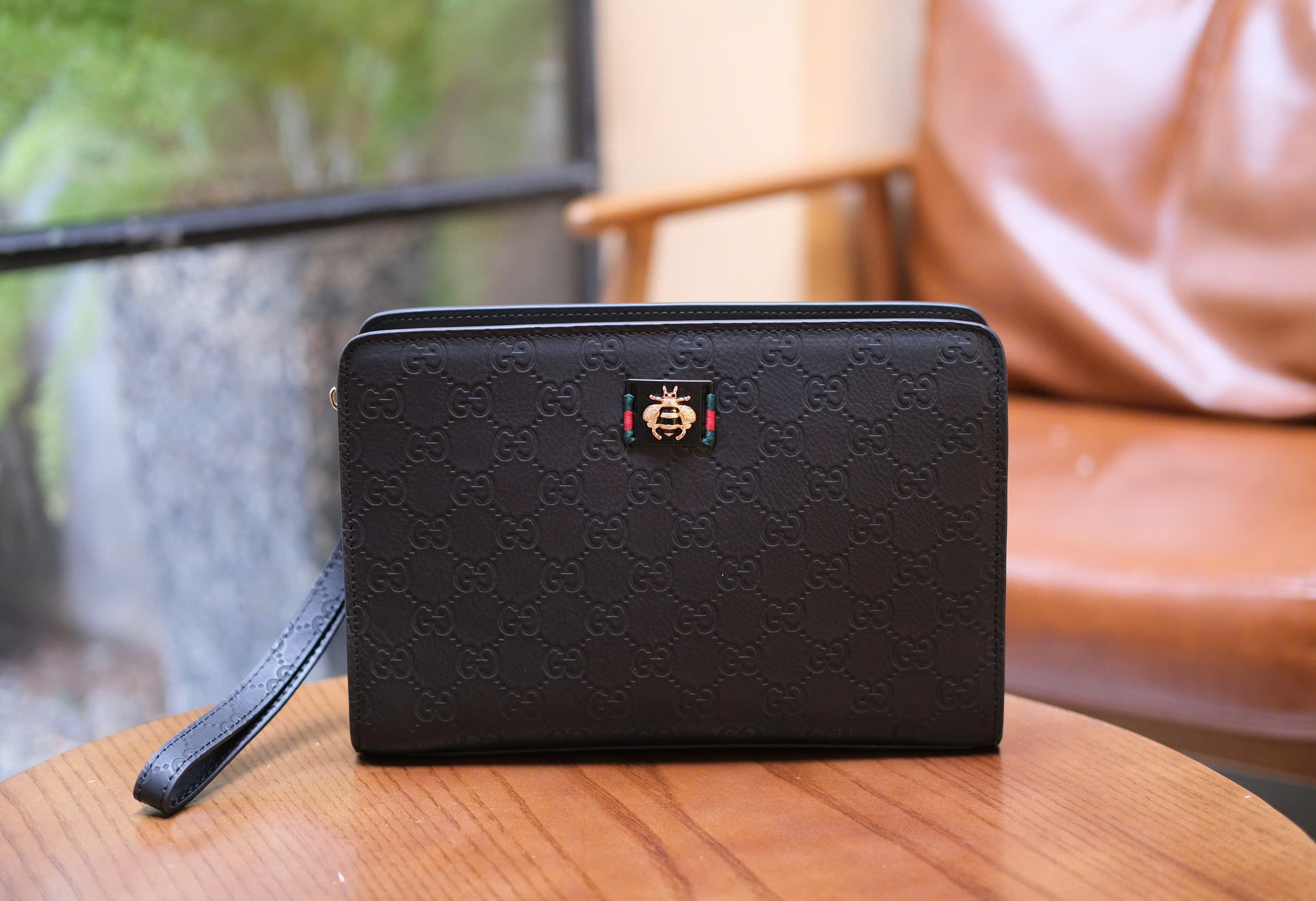 Túi Clutch cầm tay Gucci GC Đen họa tiết monogram logo Ong size 25x17x5cm Like Auth Fullbox phụ kiện DDT