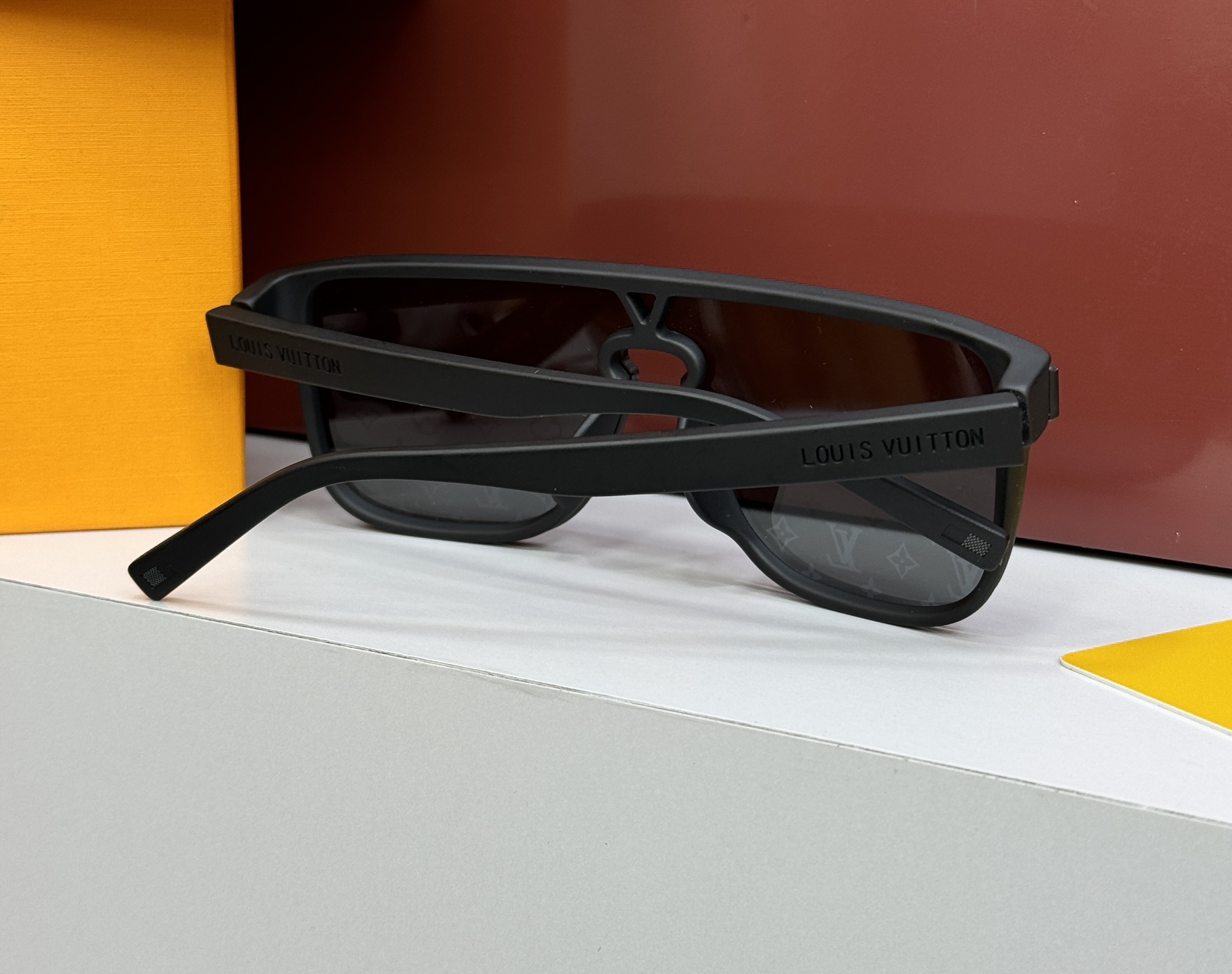 Kính mắt thời trang Louis Vuitton LV Bạc họa tiết hoa vân logo LV Like Auth on web fulbox CD