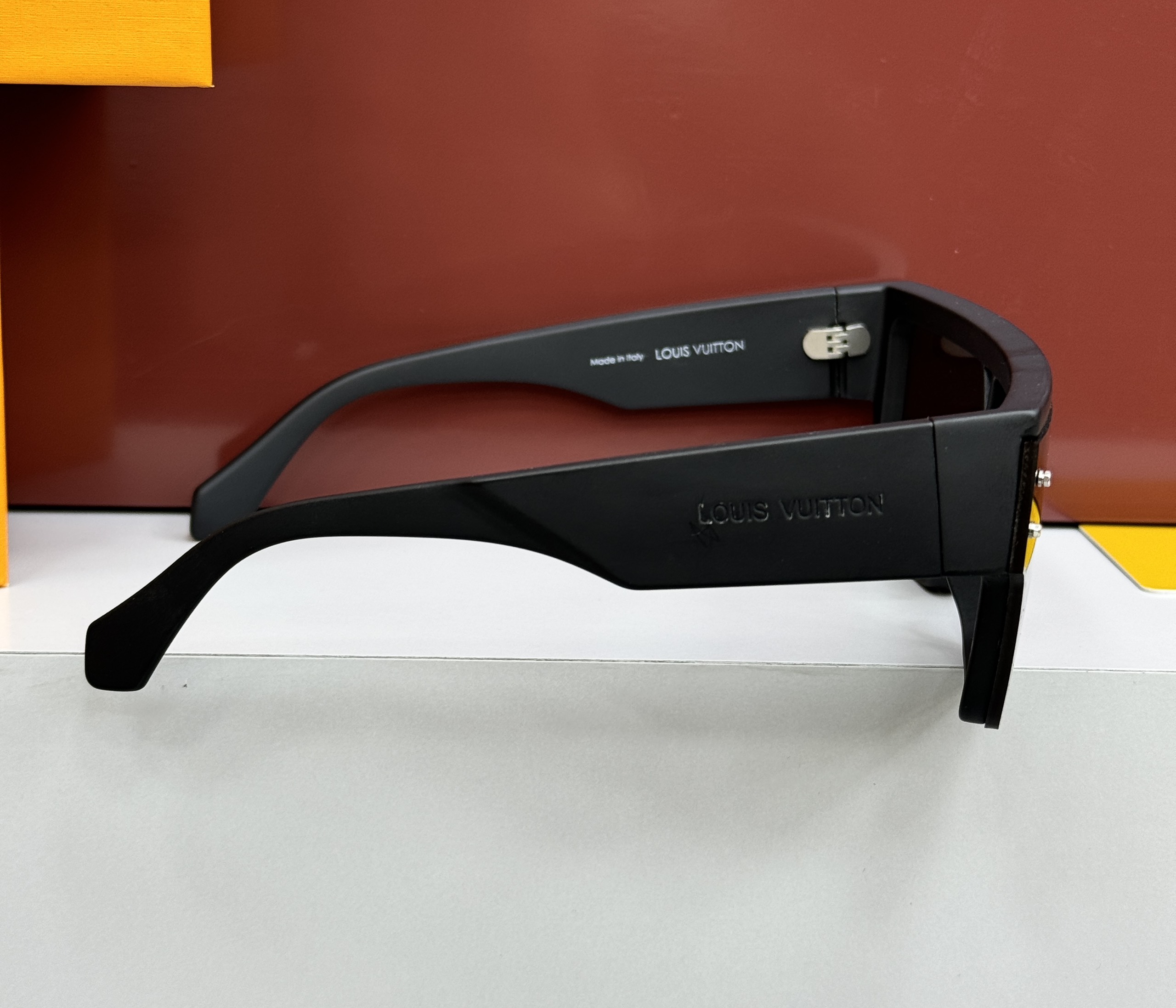 Kính mắt thời trang Louis Vuitton họa tiết hoa vân logo LV gọng to Like Auth on web fulbox CD