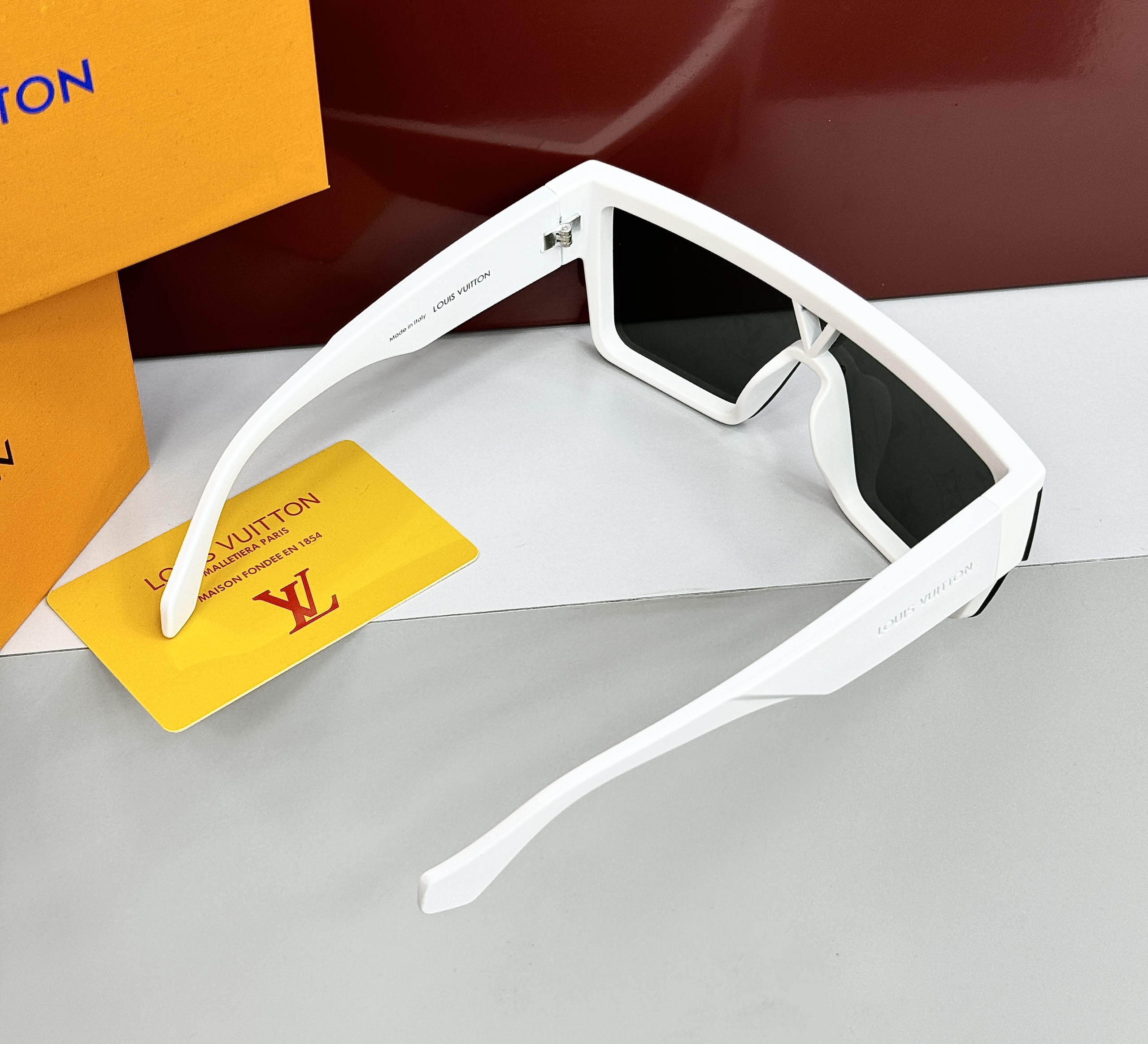 Kính mắt thời trang Louis Vuitton họa tiết hoa vân logo LV gọng to Like Auth on web fulbox CD