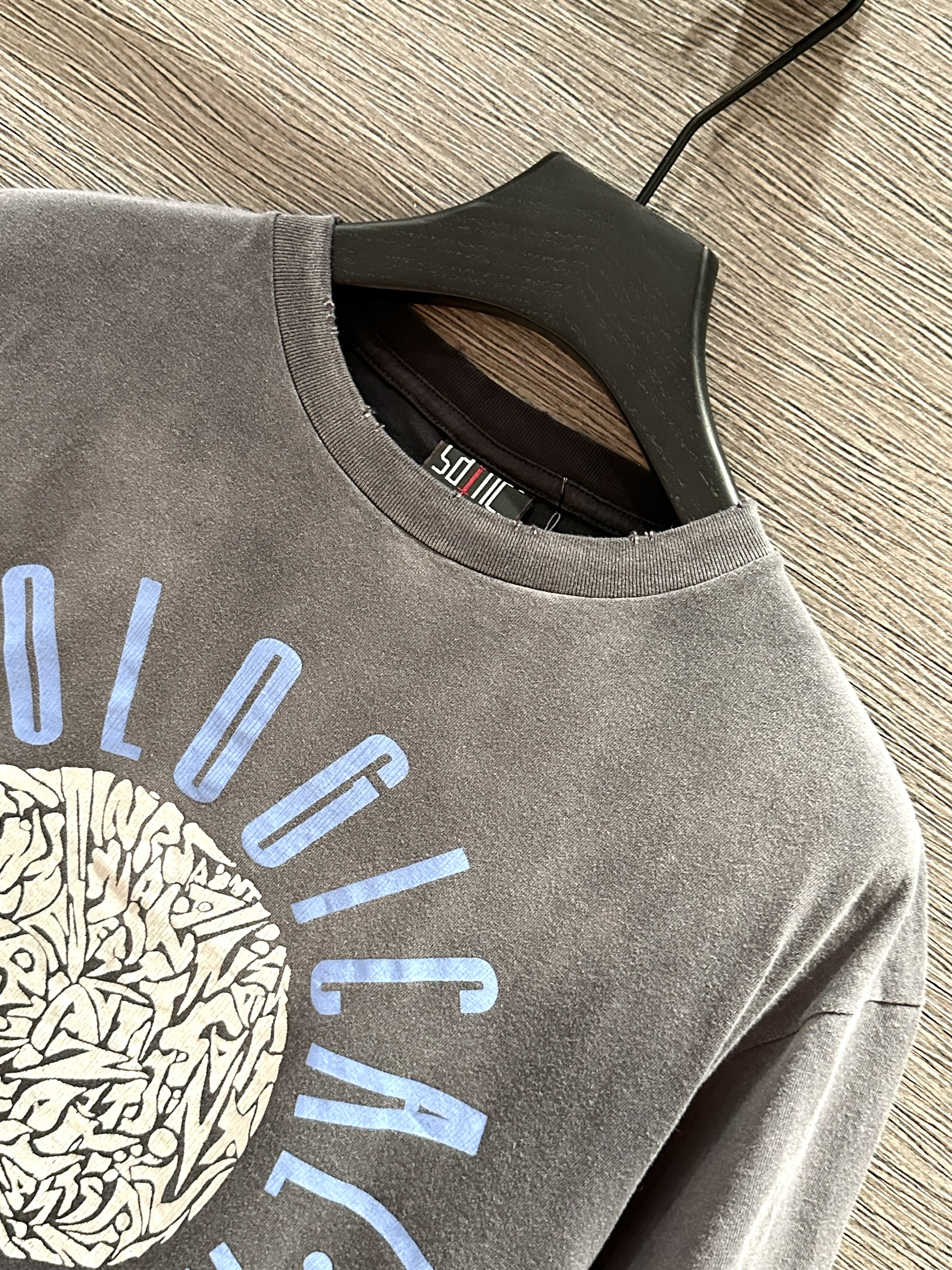 Áo phông T-shirt Saint Laurent YSL Đen logo chữ tròn ngực Like Auth on web VTN