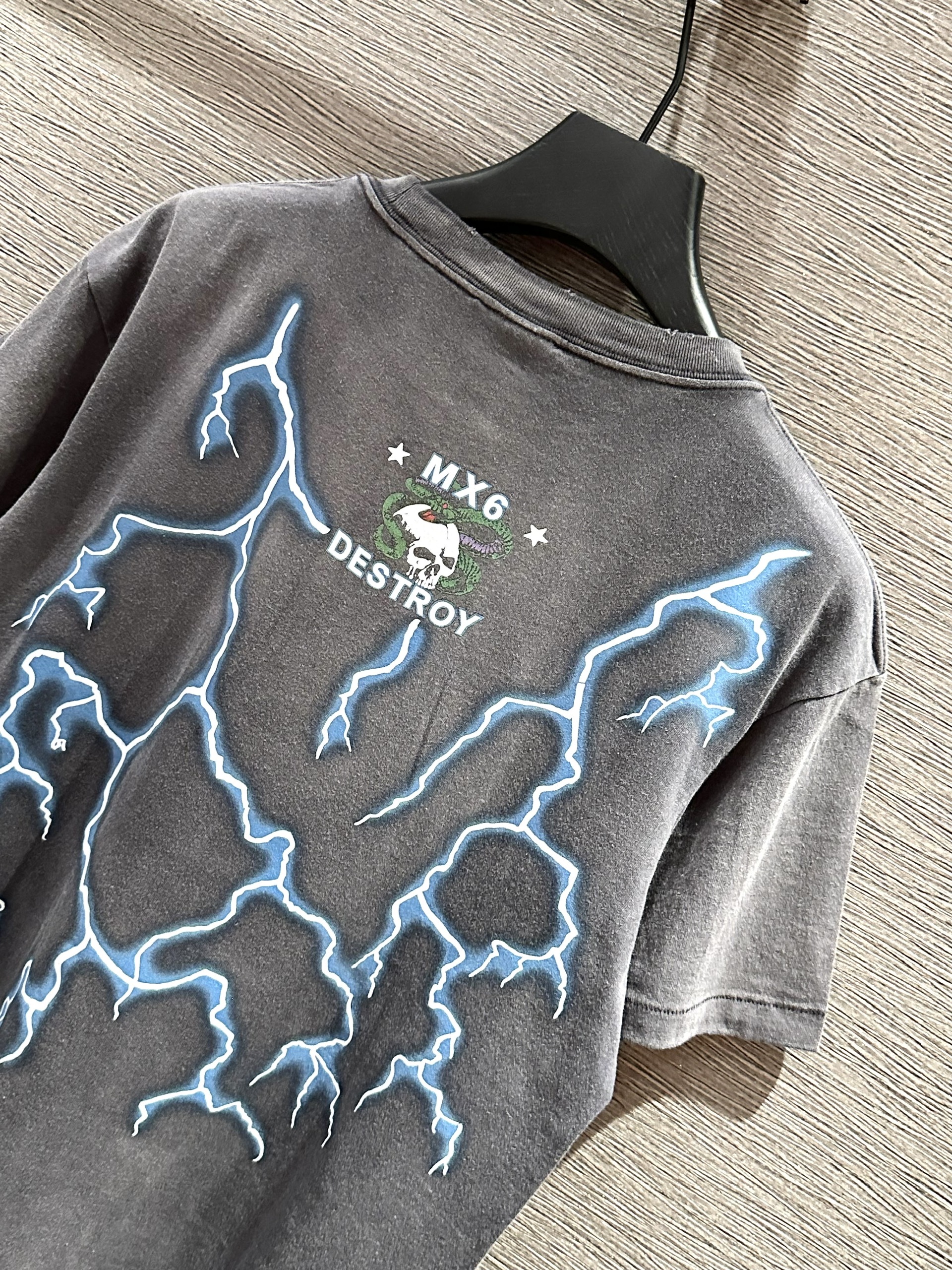 Áo phông T-shirt Saint Laurent YSL Đen họa tiết Medusa tia sét Like Auth on web VTN