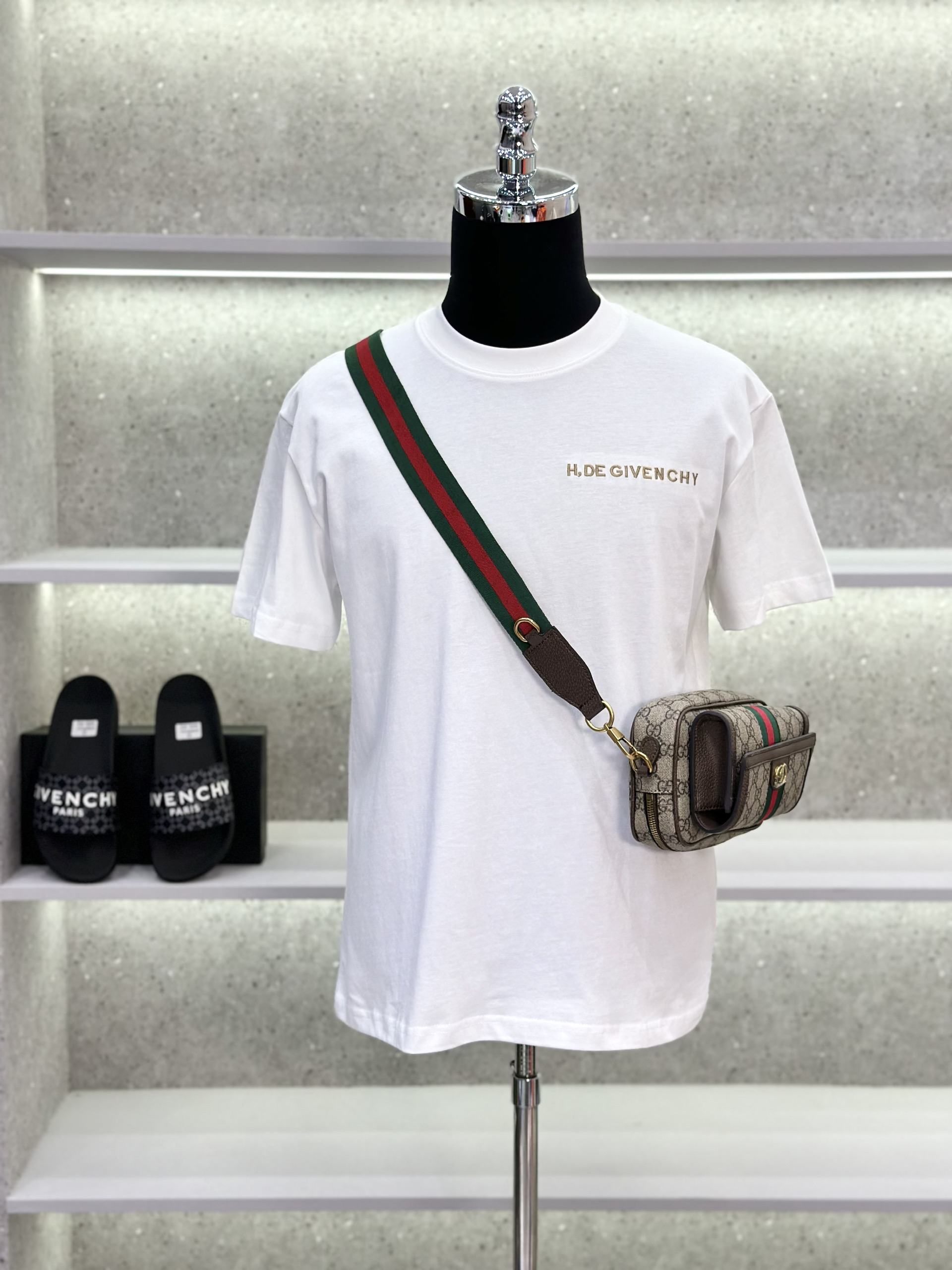 Áo phông T-shirt Givenchy GVC 1952 họa tiết Rắn thêu Like Auth on web VTN