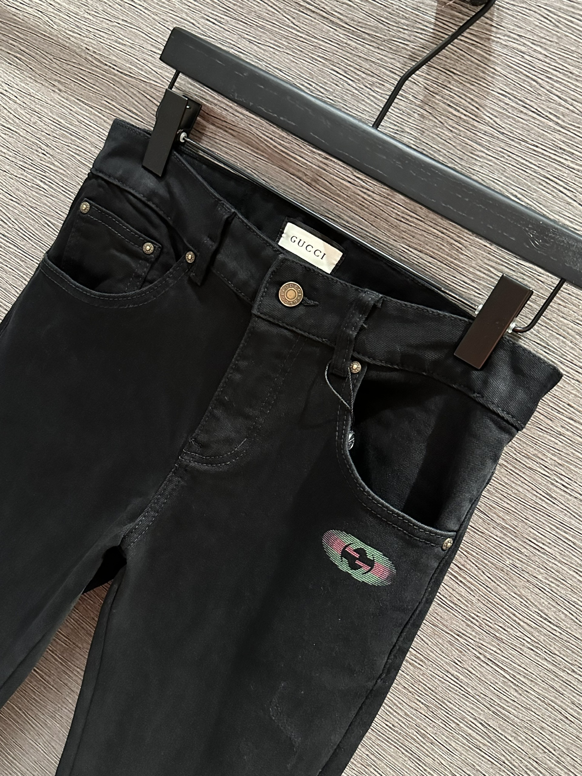Quần Jean Gucci GC Đen kẻ sọc Xanh Đỏ loogo chữ túi sau Like Auth on web VTN