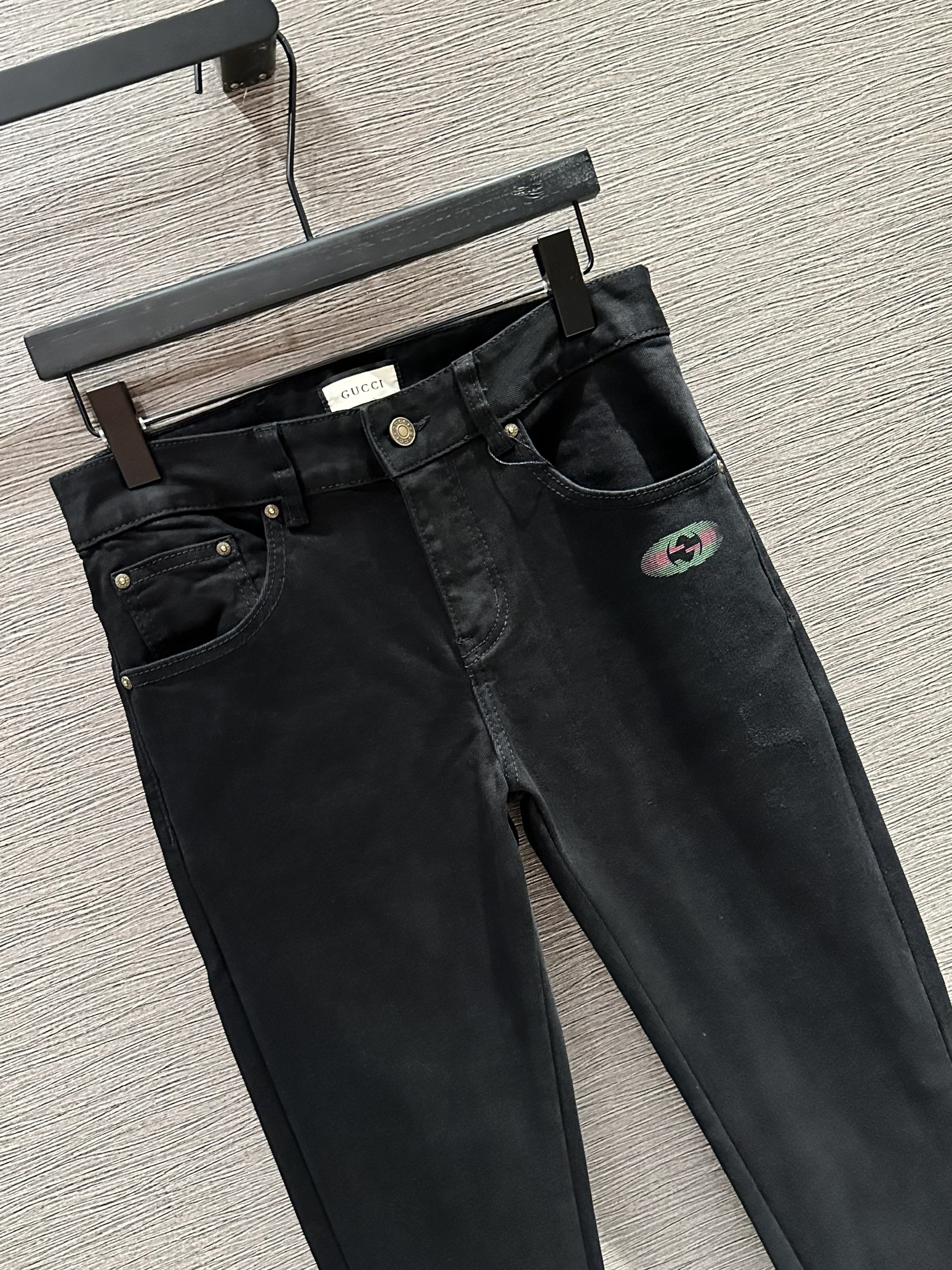 Quần Jean Gucci GC Đen kẻ sọc Xanh Đỏ loogo chữ túi sau Like Auth on web VTN