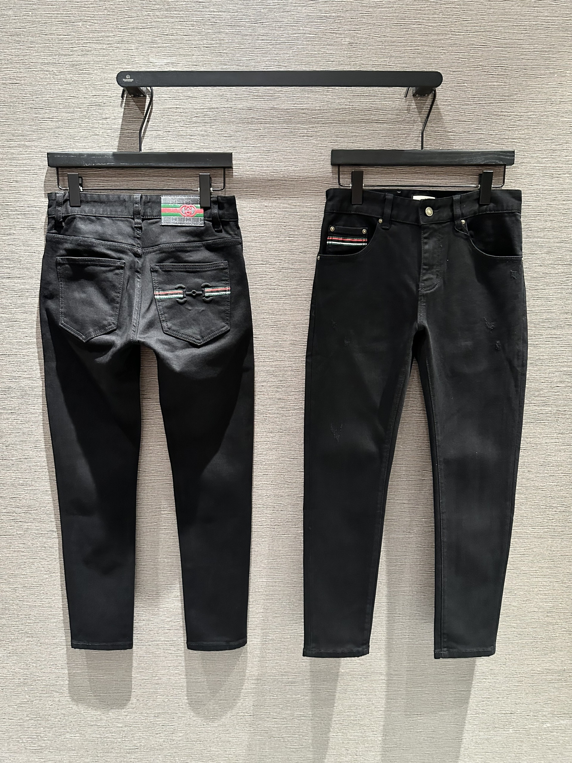 Quần Jean Gucci GC Đen rách xước kẻ sọc màu logo nổi túi Like Auth on web VTN
