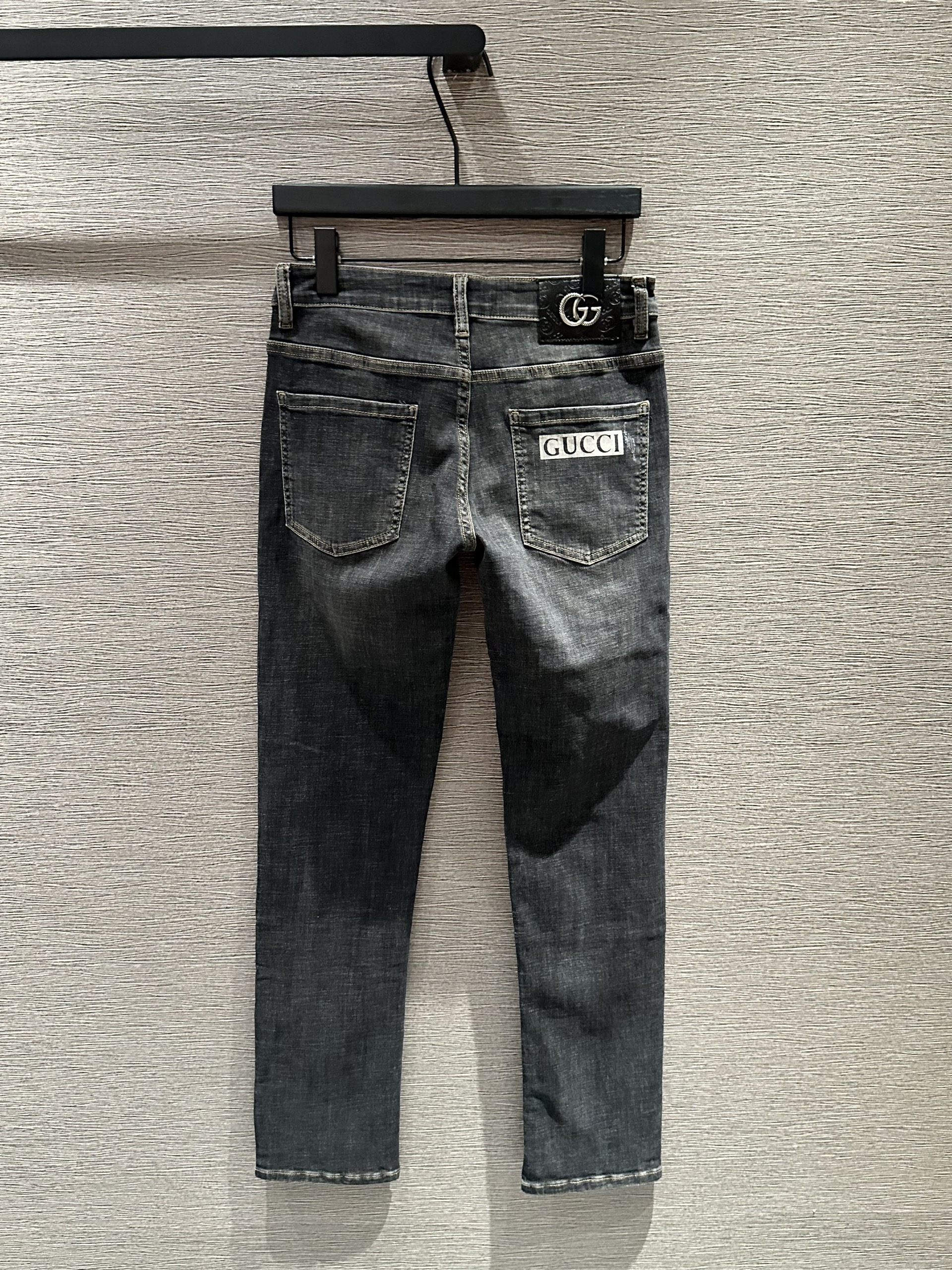 Quần Jean Gucci GC Xám rách xước logo chữ túi Like Auth on web VTN